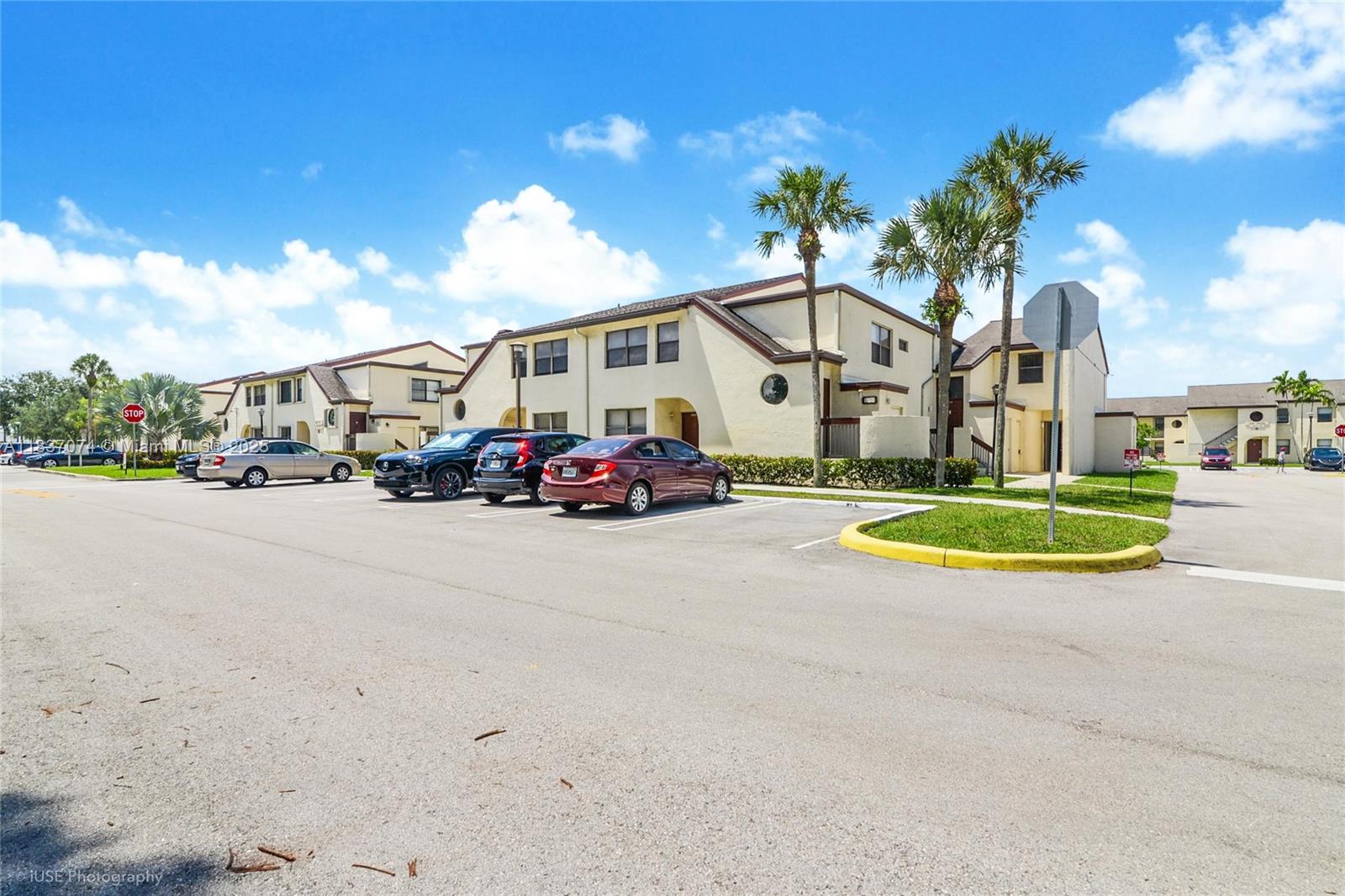 This spacious one-bedroom condo in Pembroke Pines offers a comfortable living space with a private screened balcony. It features an updated kitchen, a large bedroom with a walk-in closet, one assigned parking spot, and a washer-dryer inside the unit. The condo is conveniently located near A-rated schools, shopping centers, parks, and restaurants.