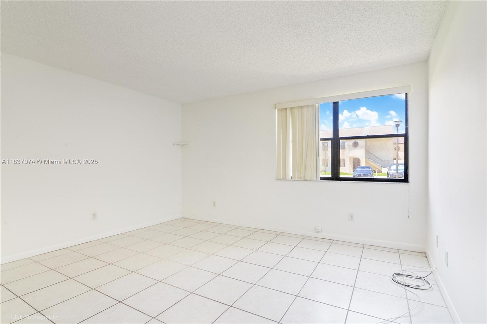 11298 Taft St 11298