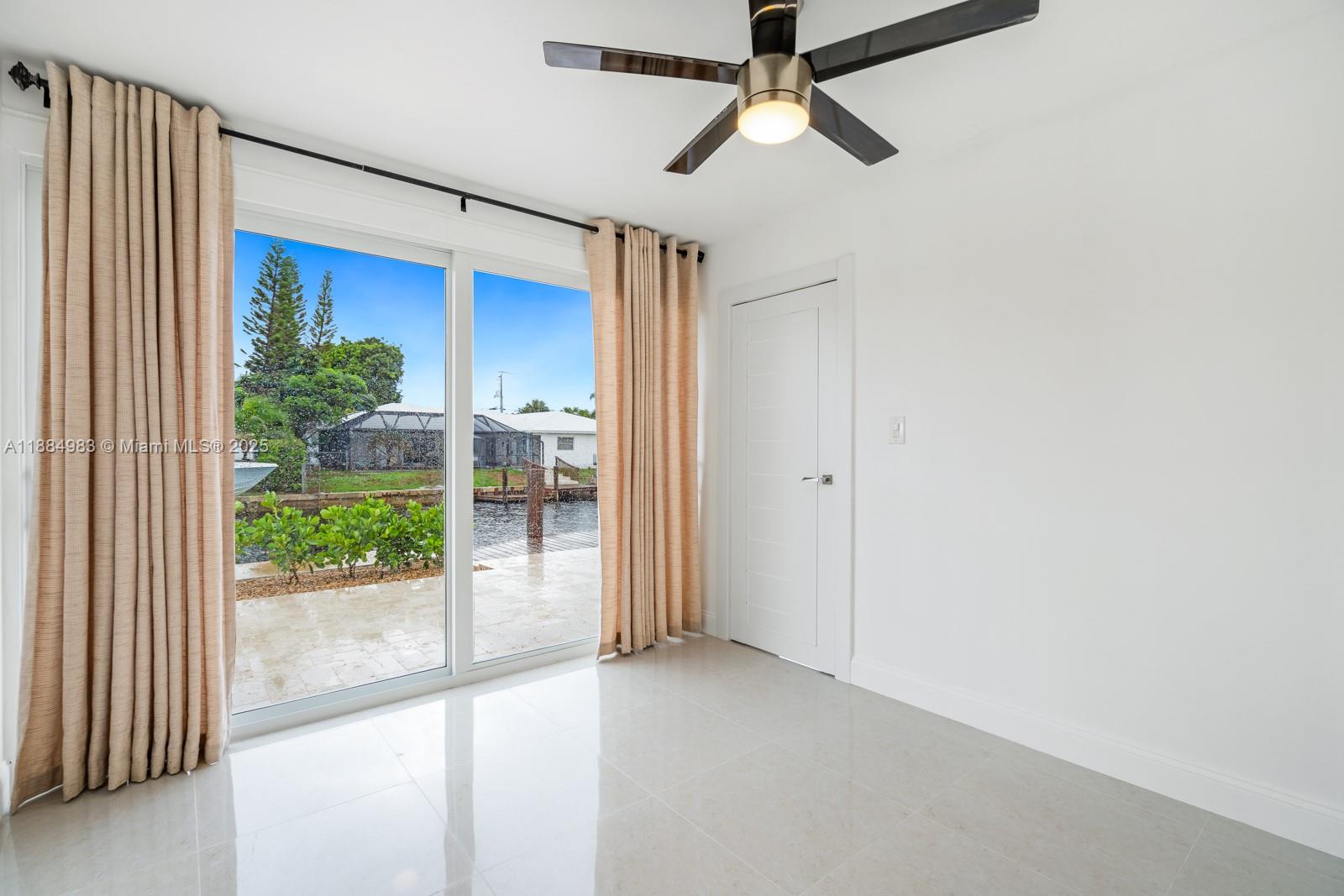 LAKE ESTATES - Residential Lease