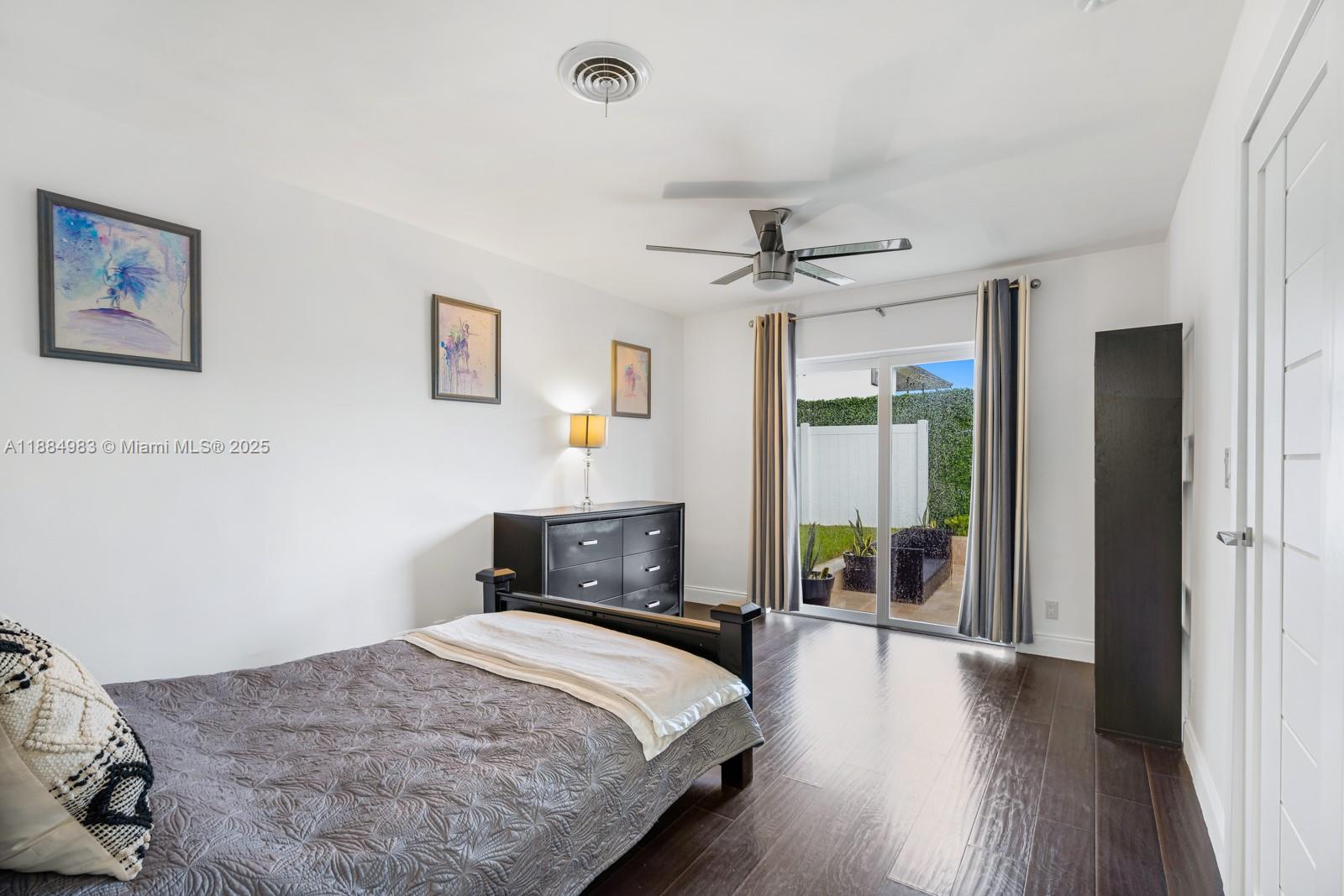 LAKE ESTATES - Residential Lease