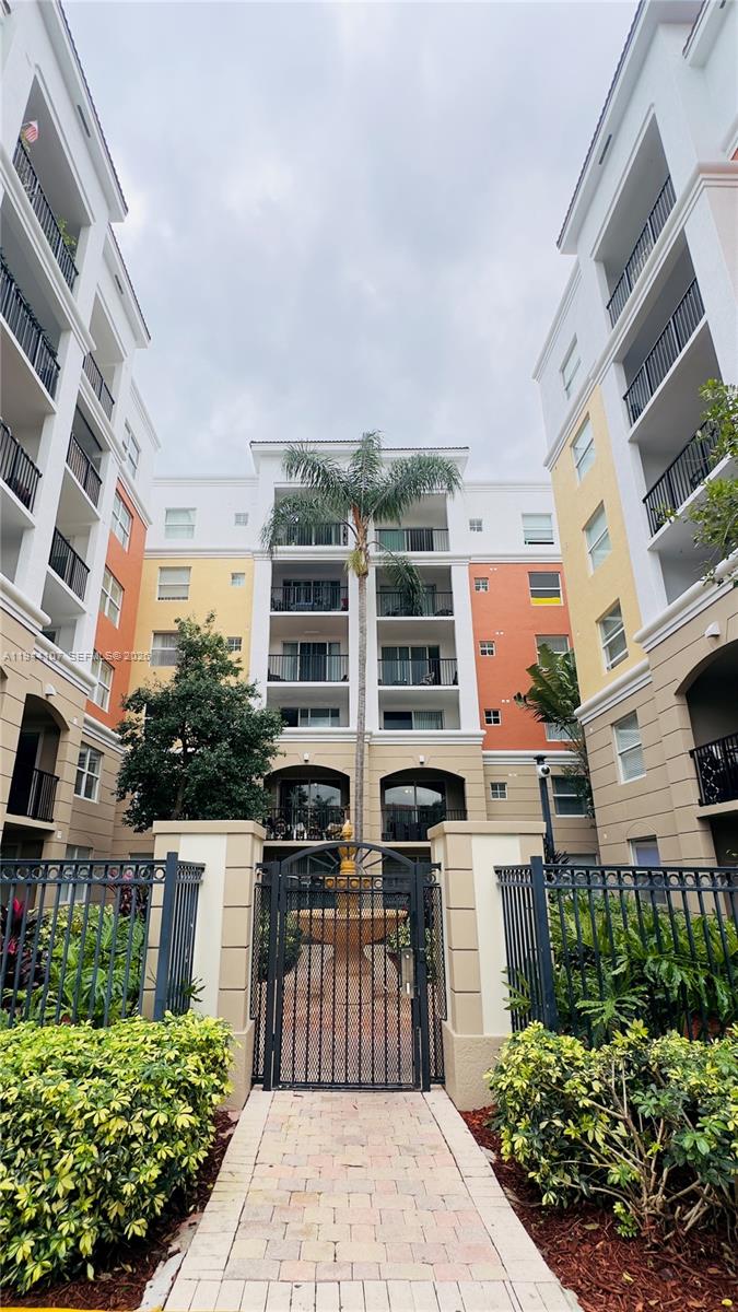 PORTO BELLAGIO CONDO - Residential