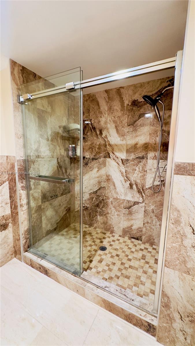 PORTO BELLAGIO CONDO - Residential