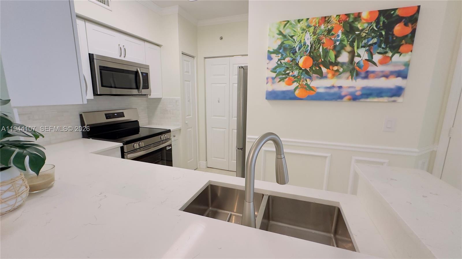 PORTO BELLAGIO CONDO - Residential