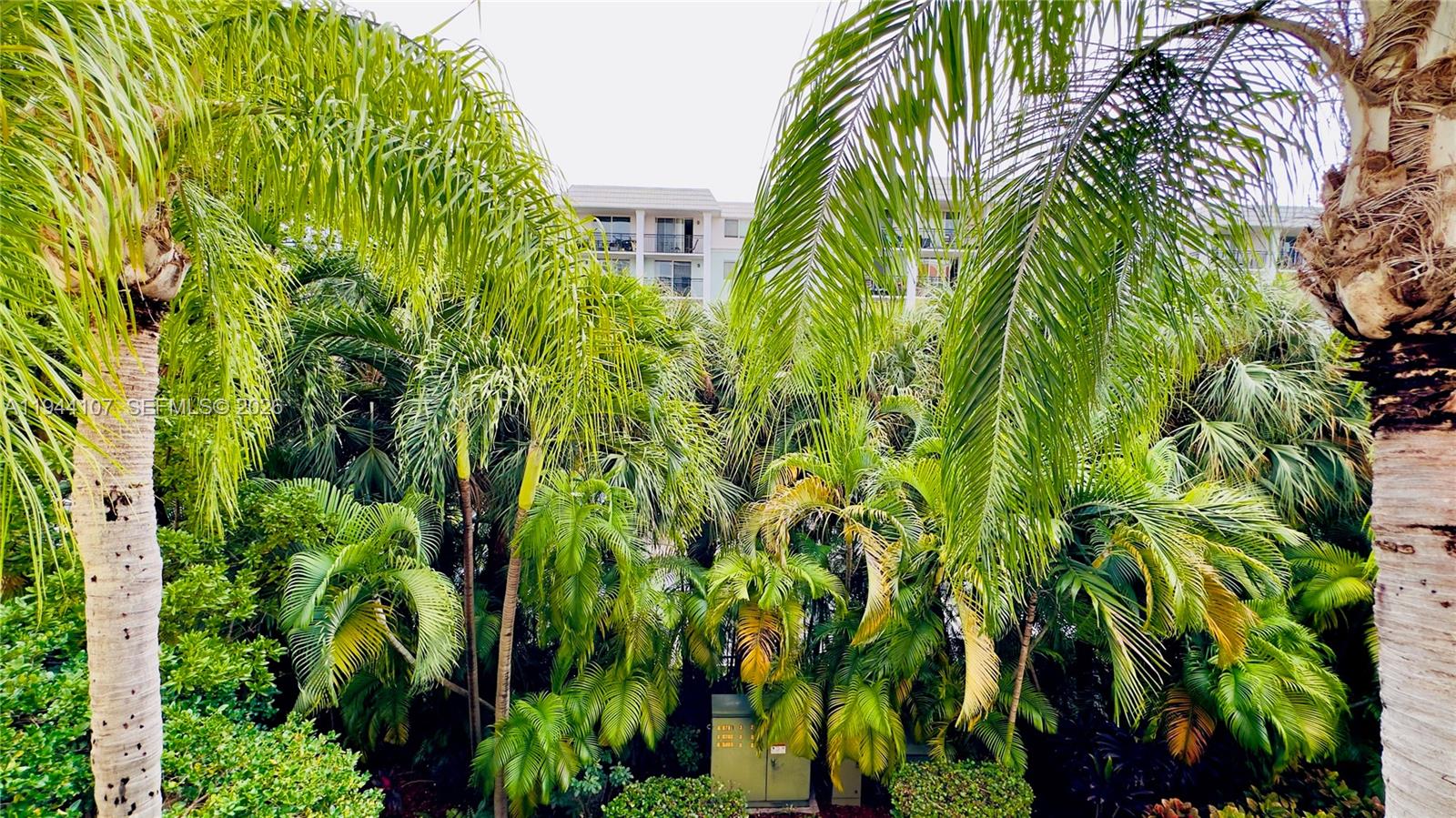 PORTO BELLAGIO CONDO - Residential