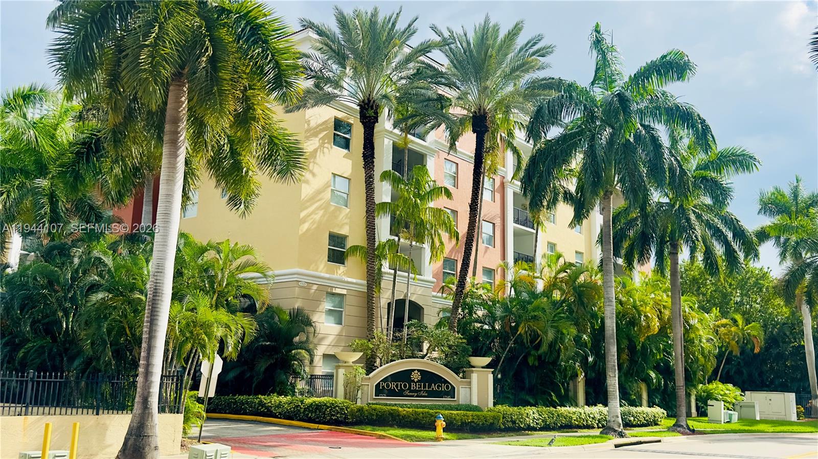 PORTO BELLAGIO CONDO - Residential