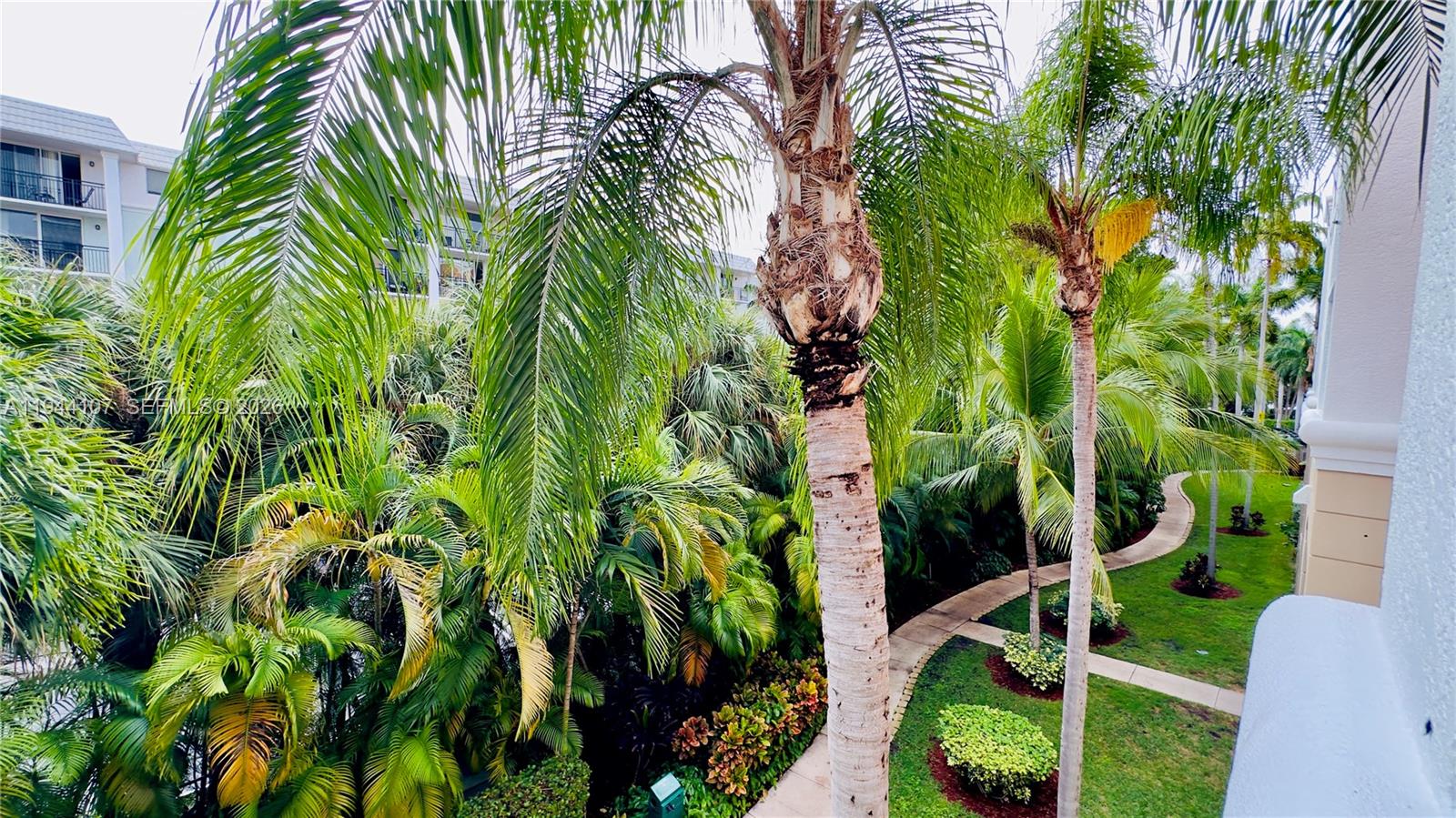 PORTO BELLAGIO CONDO - Residential