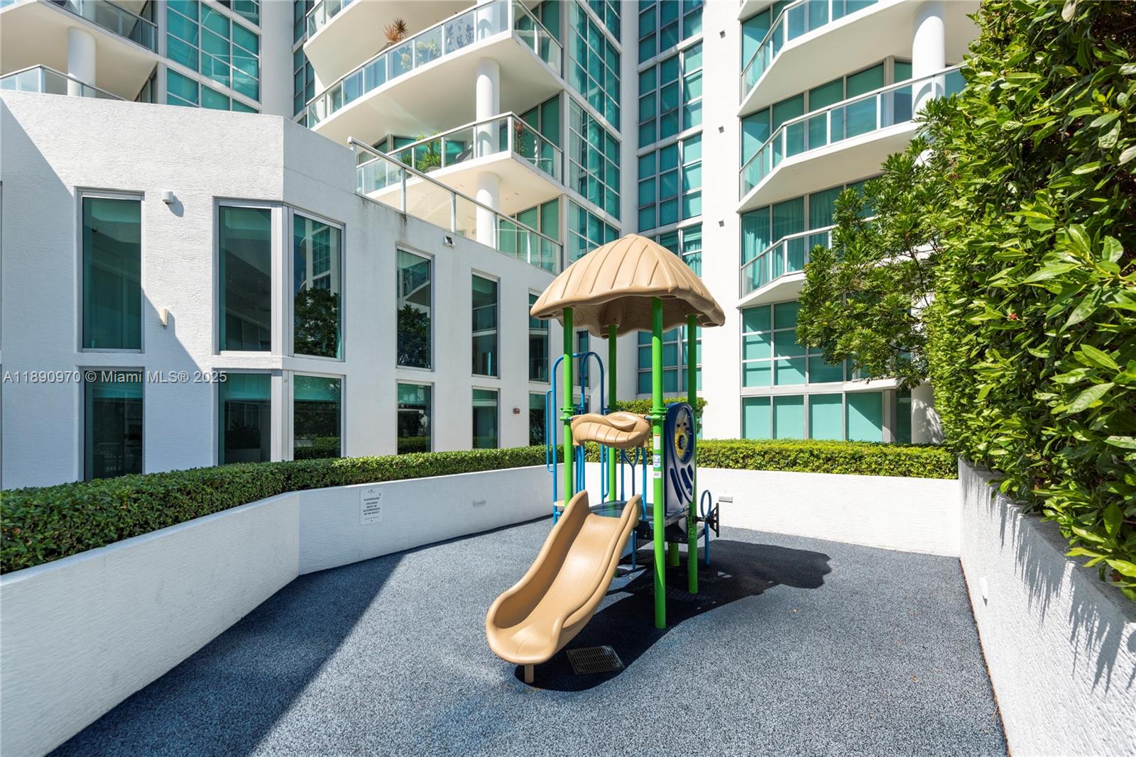 THE ATRIUM AT AVENTURA CO - Residential