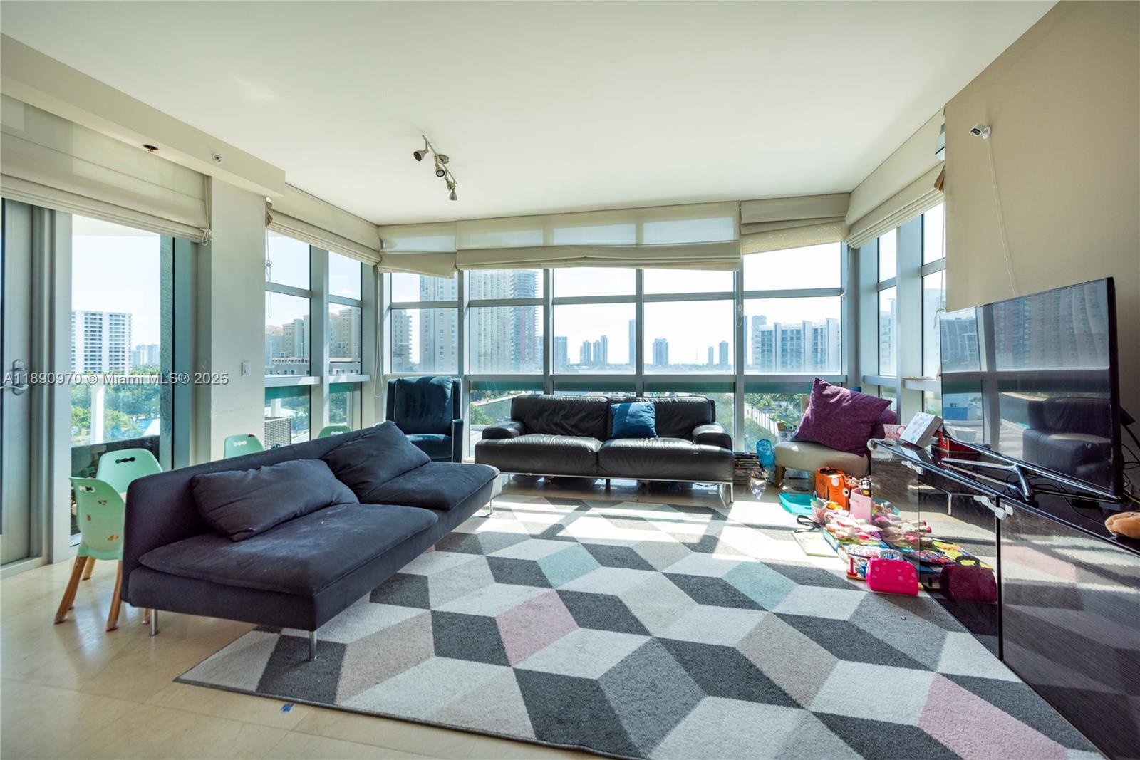 THE ATRIUM AT AVENTURA CO - Residential