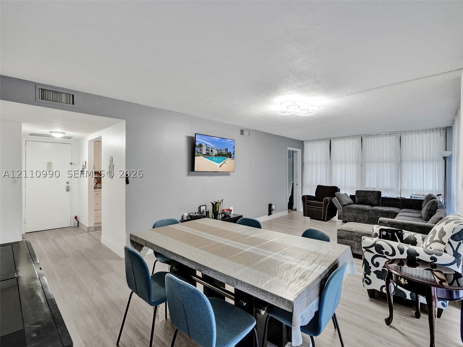 800 Parkview Dr 131
