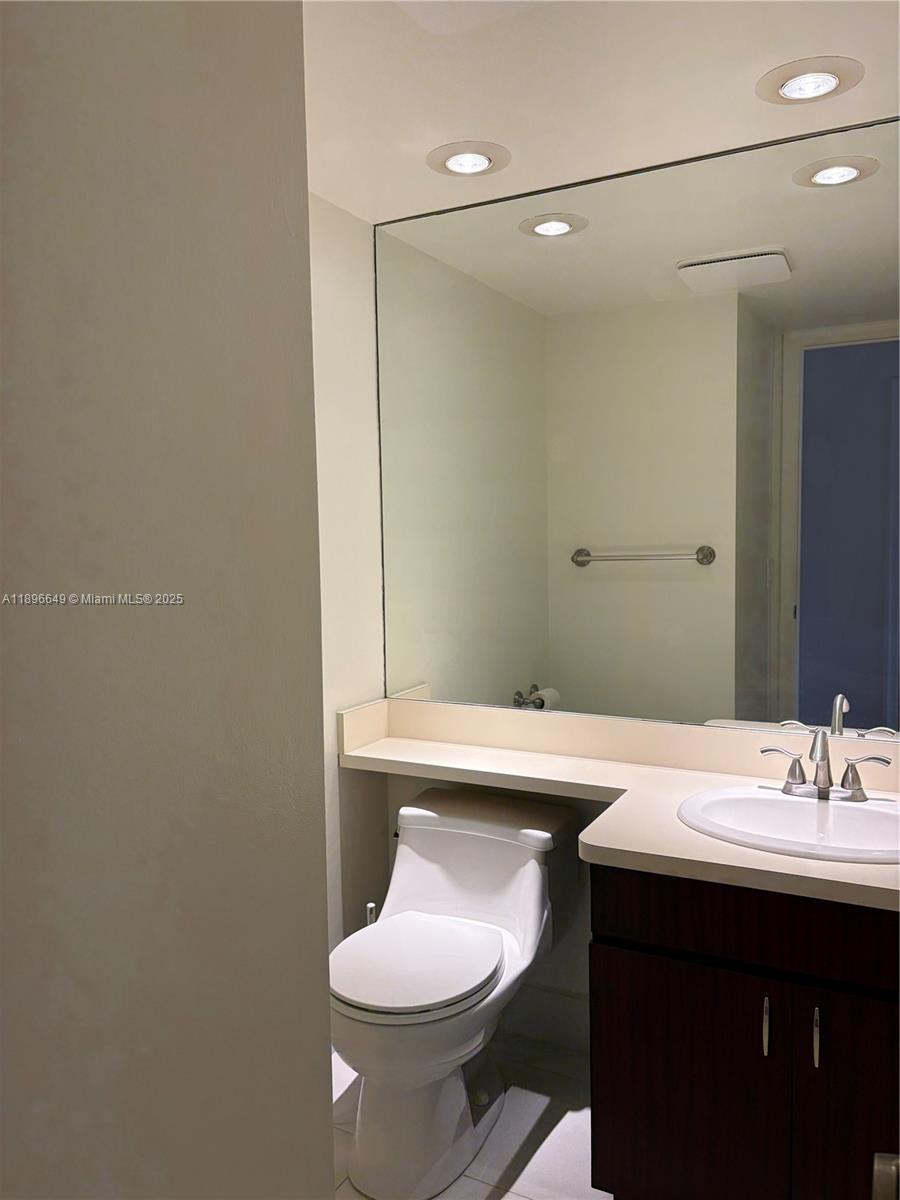 MIDDLE RIVER TOWER CONDO - Residential Lease