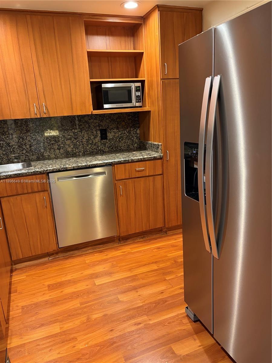MIDDLE RIVER TOWER CONDO - Residential Lease