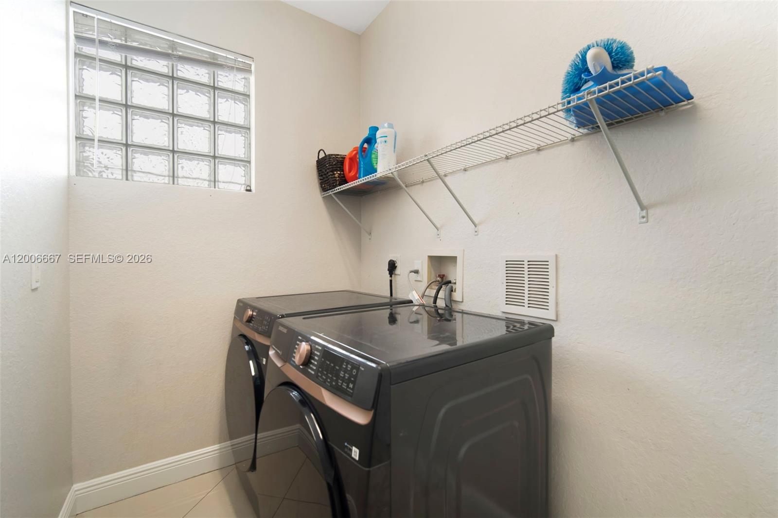 THOUSAND OAKS - Residential
