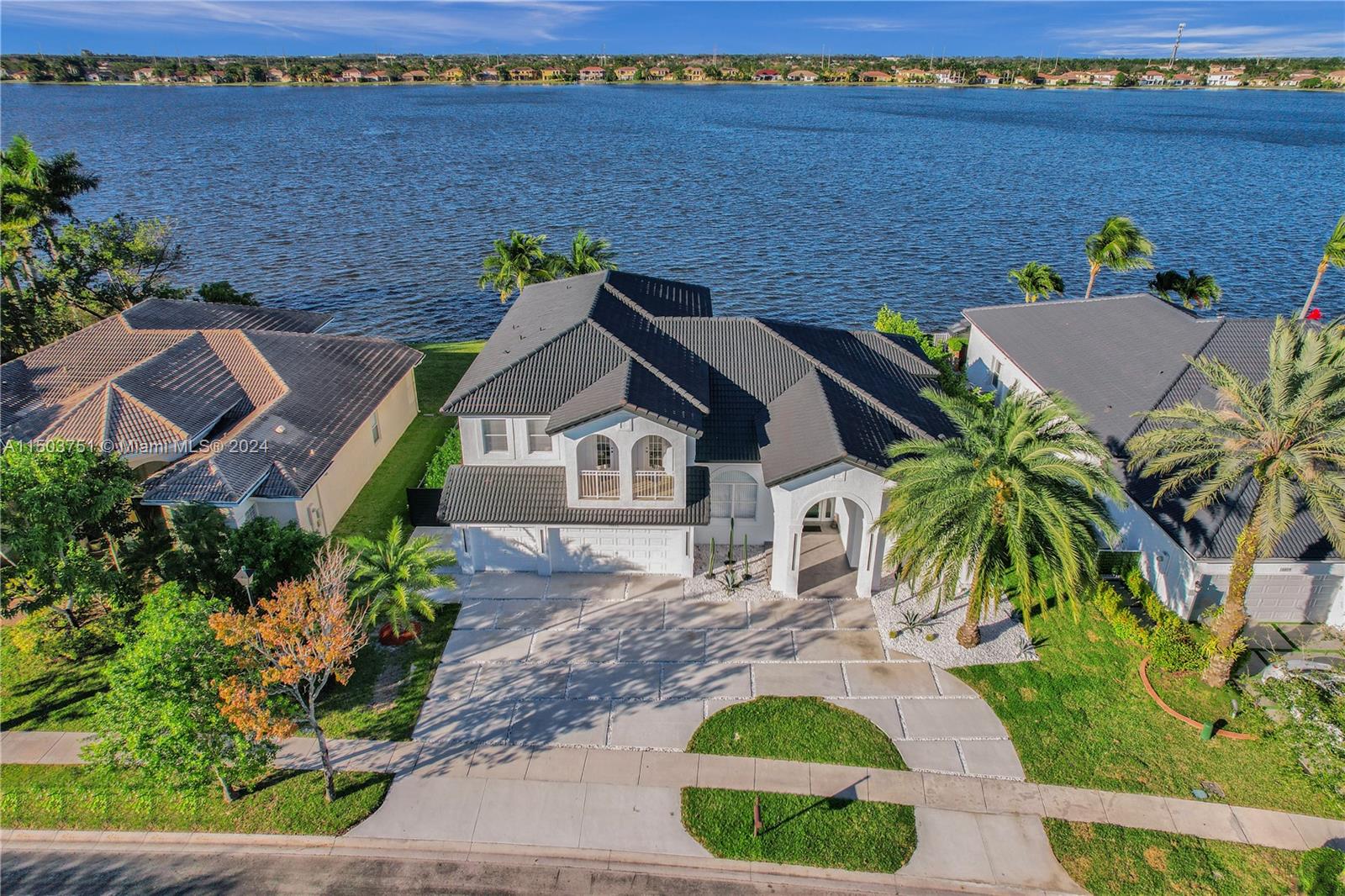 HARBOUR LAKES ESTATES - Residential