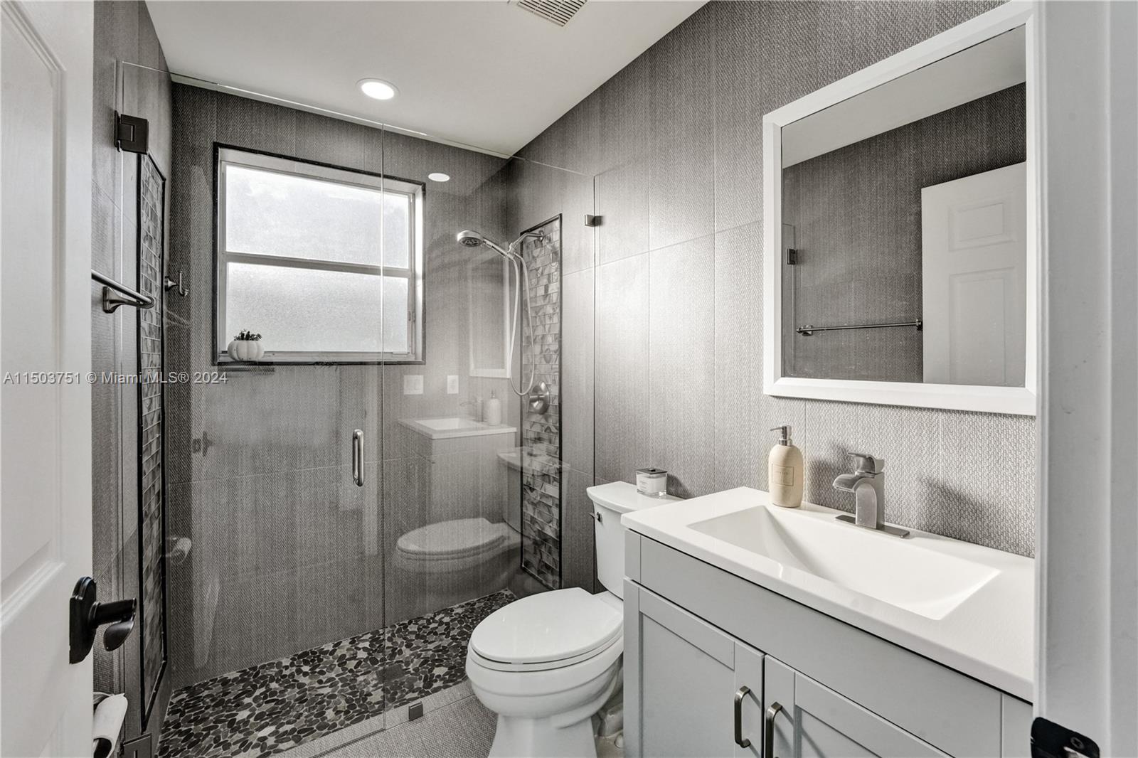 HARBOUR LAKES ESTATES - Residential