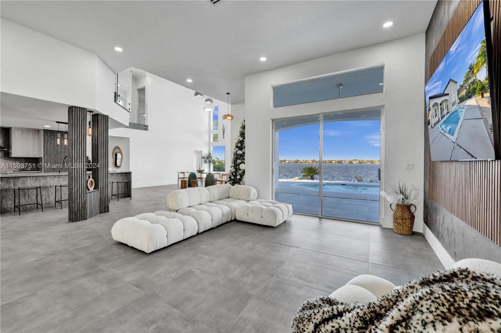 HARBOUR LAKES ESTATES - Residential