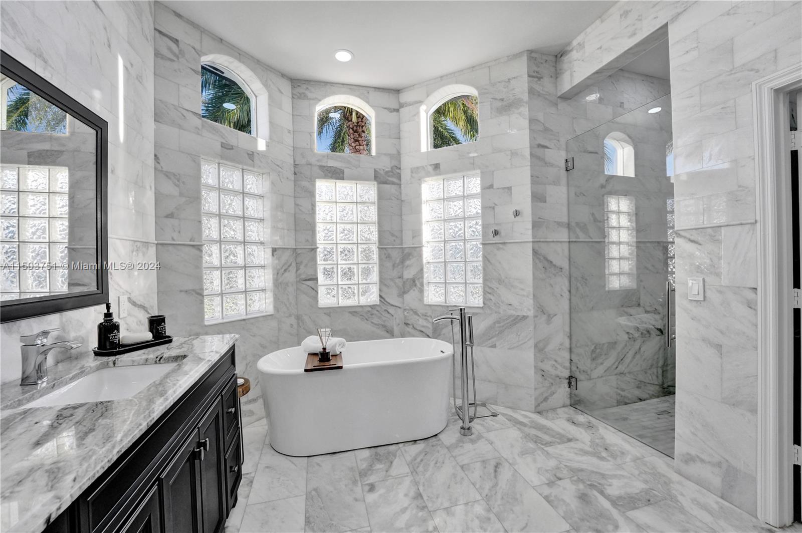 HARBOUR LAKES ESTATES - Residential