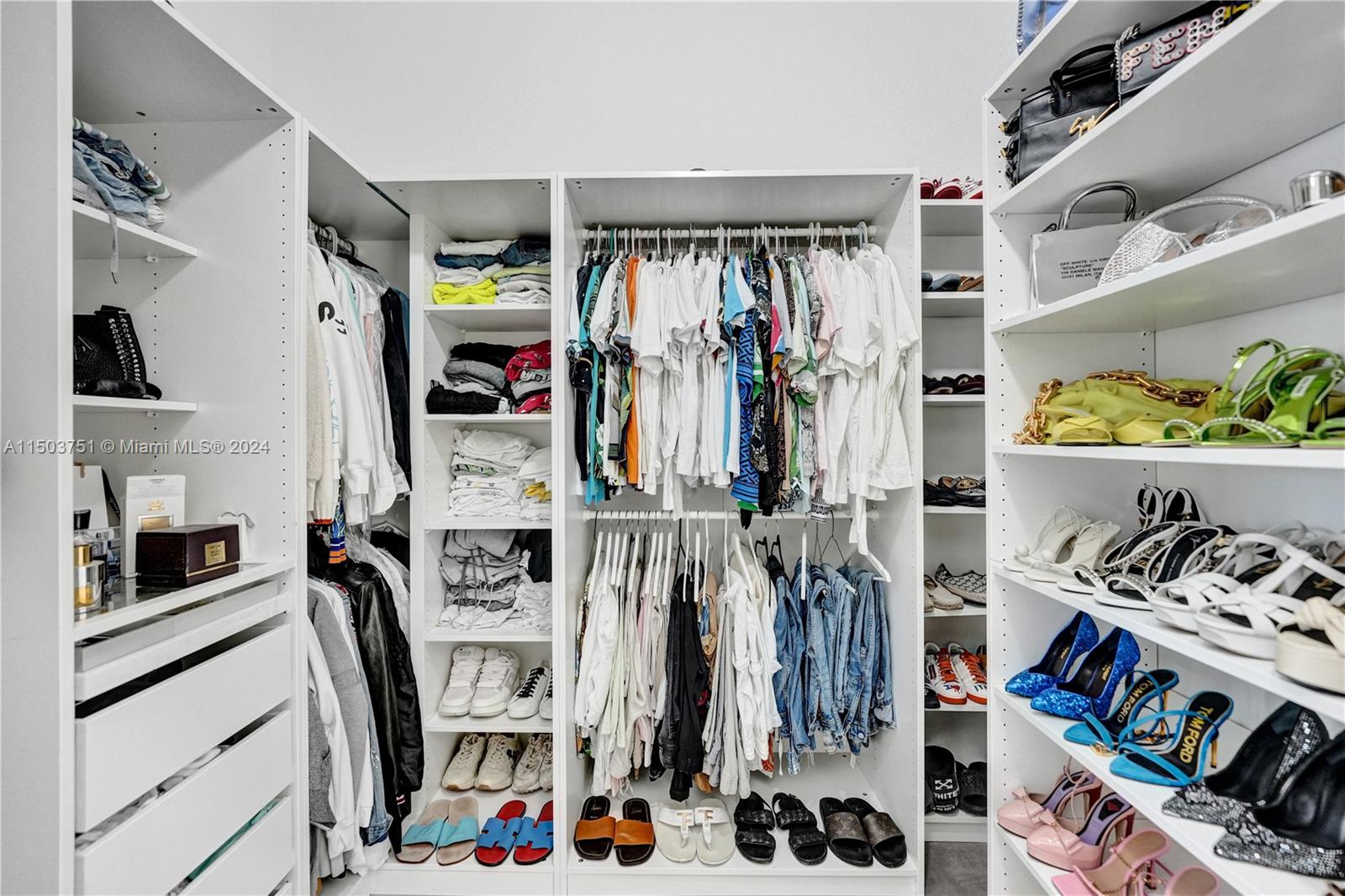 HARBOUR LAKES ESTATES - Residential