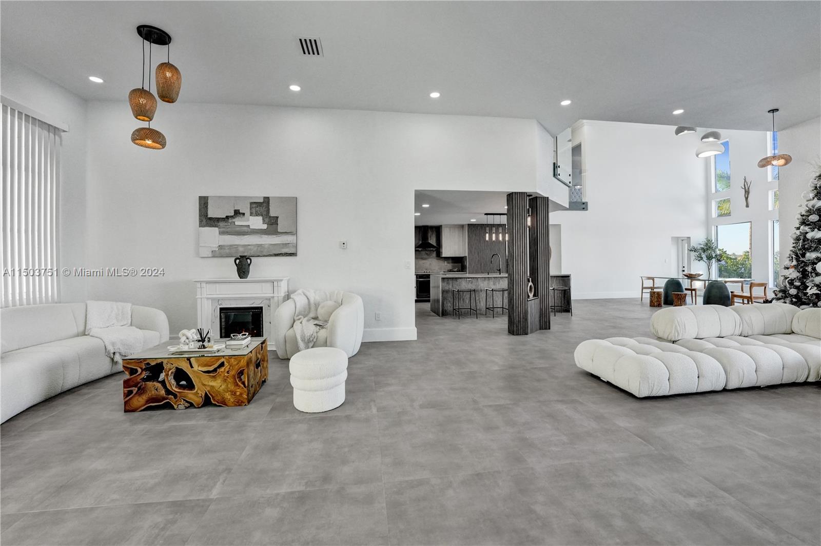 HARBOUR LAKES ESTATES - Residential