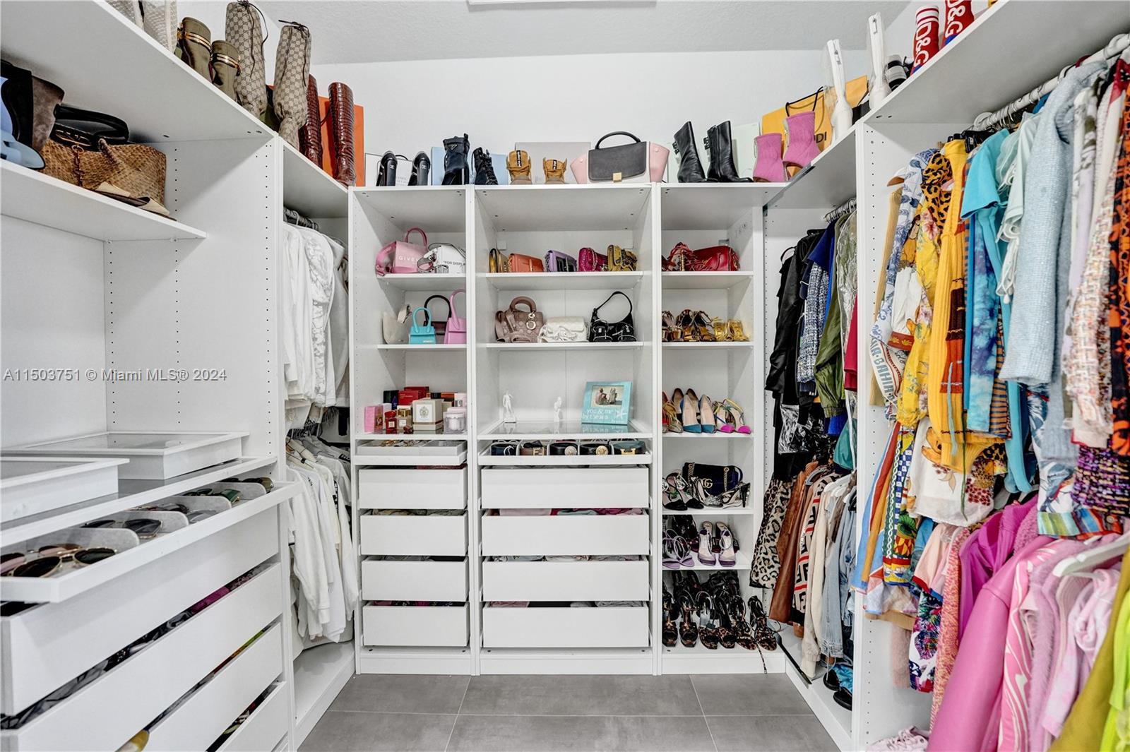 HARBOUR LAKES ESTATES - Residential