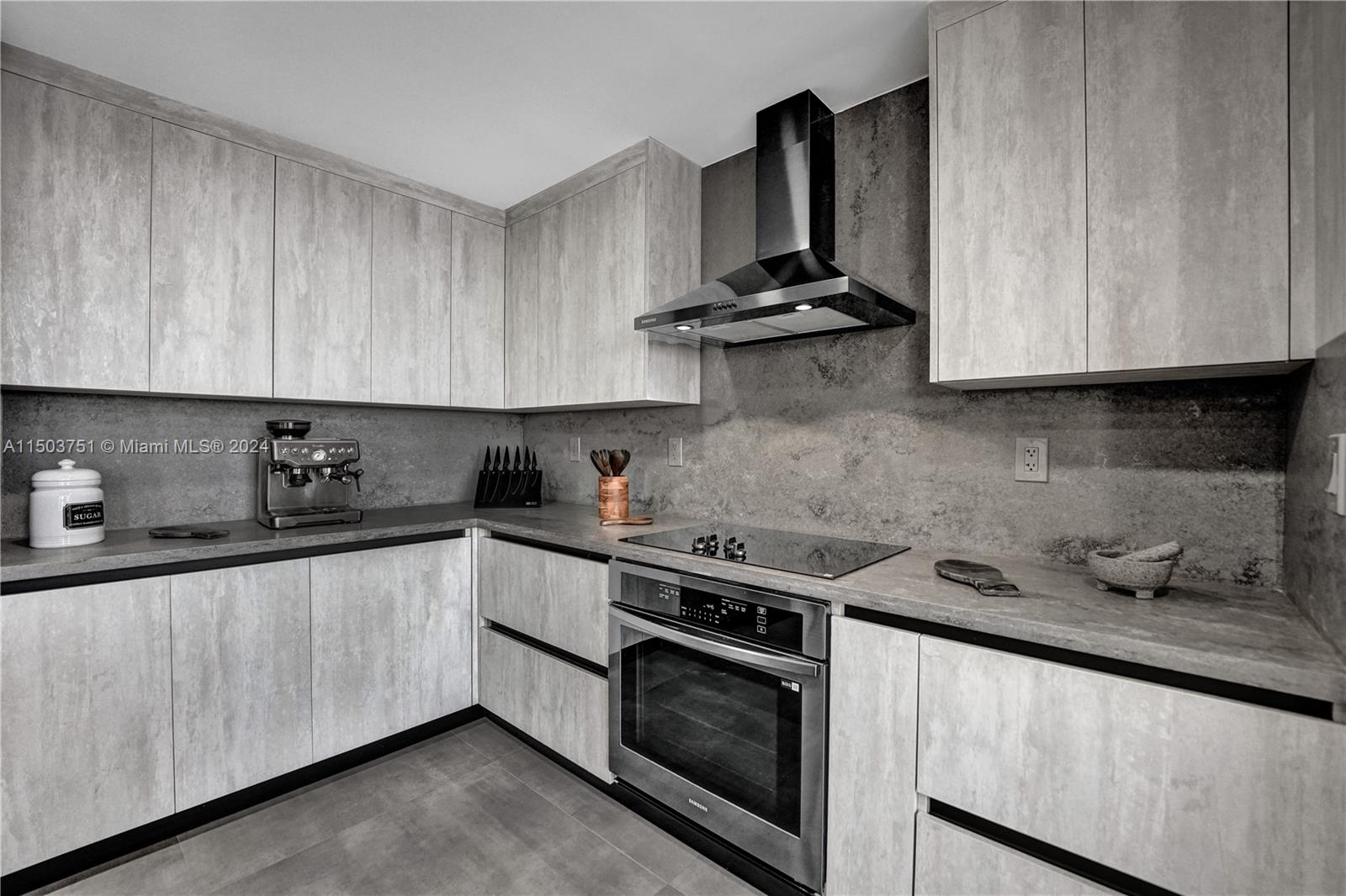 HARBOUR LAKES ESTATES - Residential