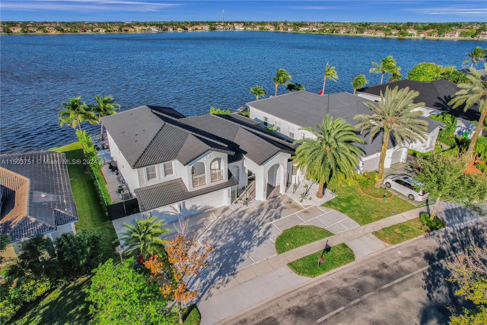 HARBOUR LAKES ESTATES - Residential