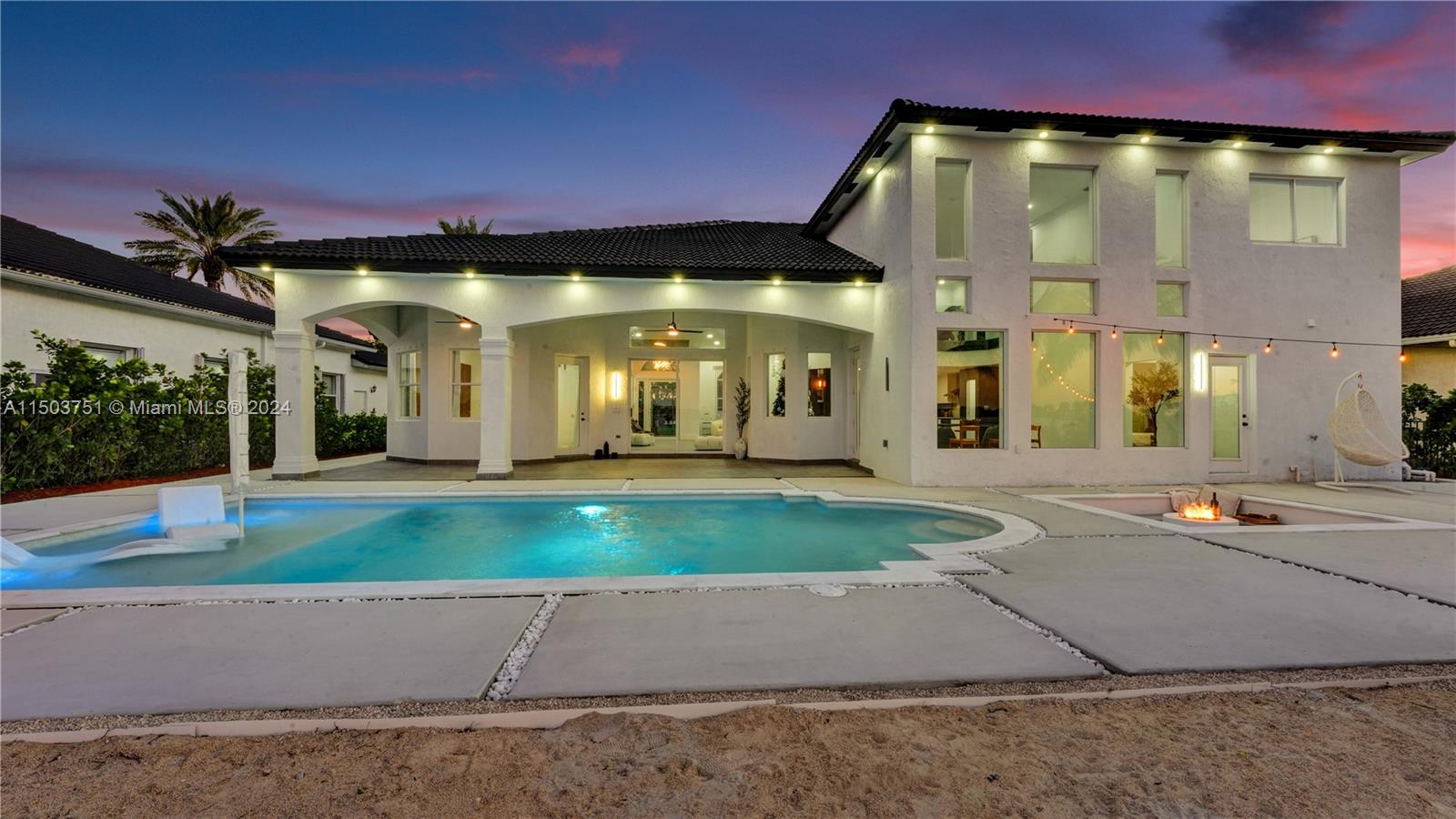 HARBOUR LAKES ESTATES - Residential