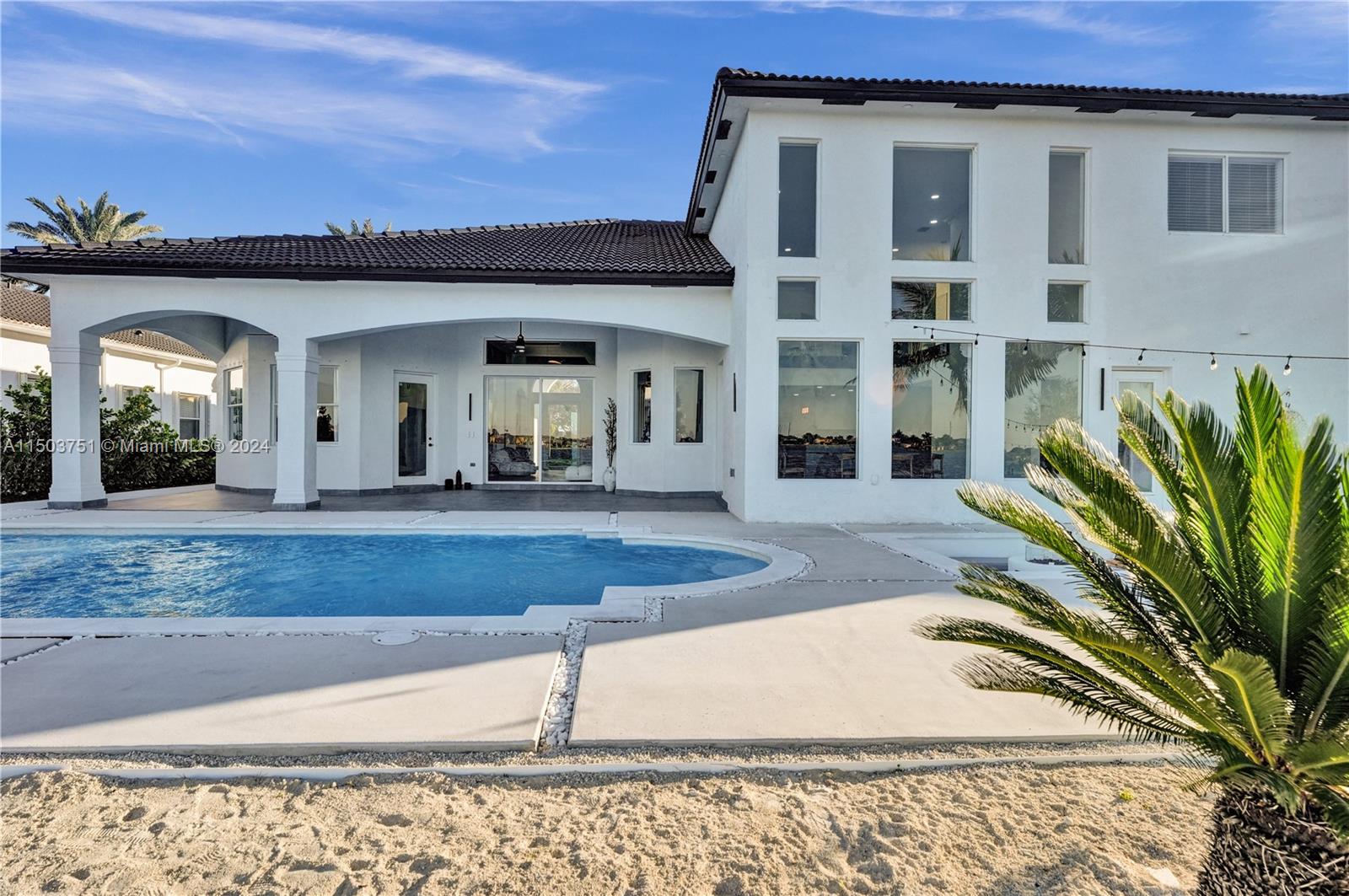 HARBOUR LAKES ESTATES - Residential