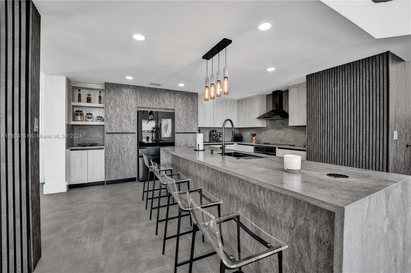 HARBOUR LAKES ESTATES - Residential