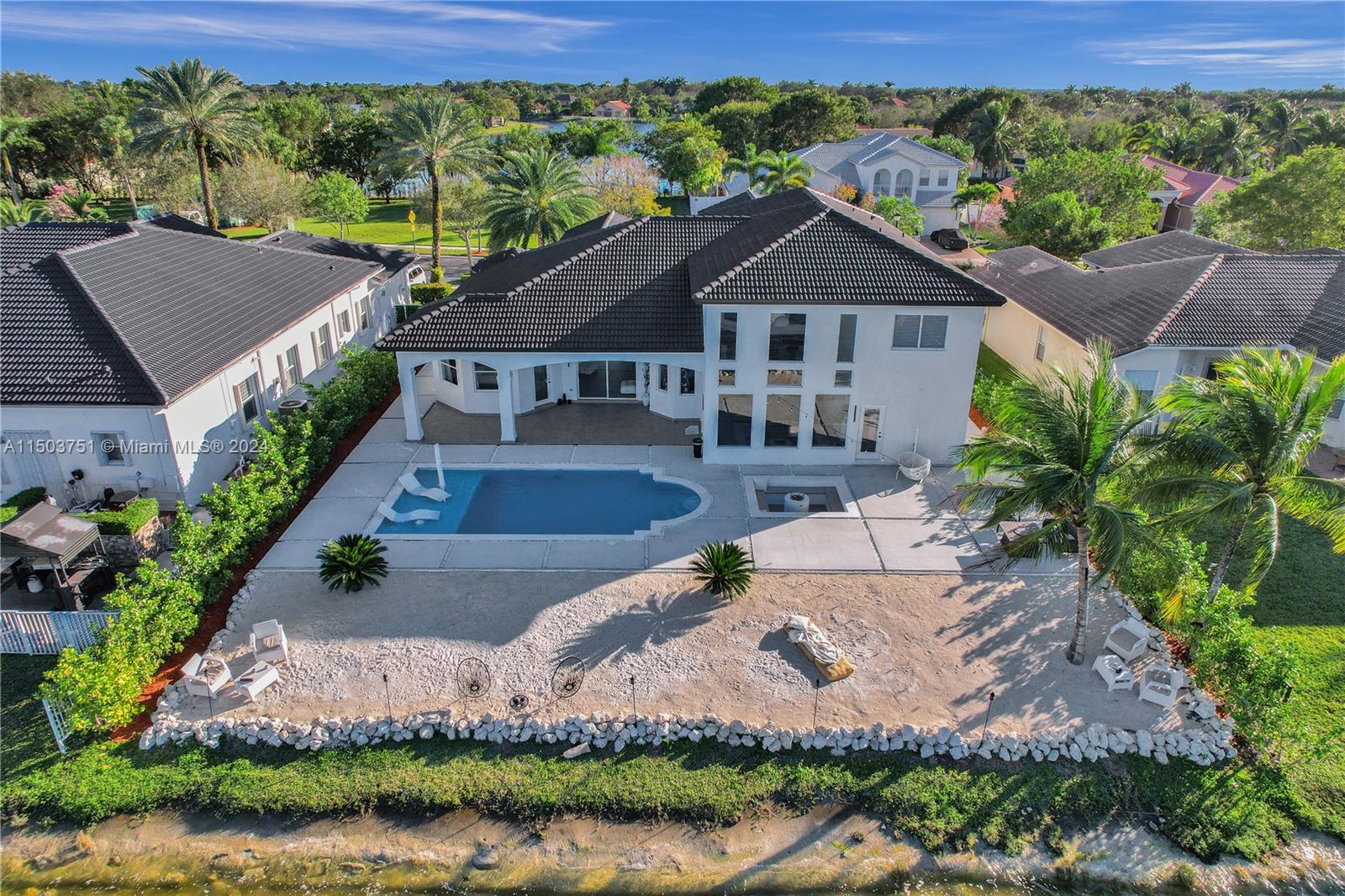 HARBOUR LAKES ESTATES - Residential