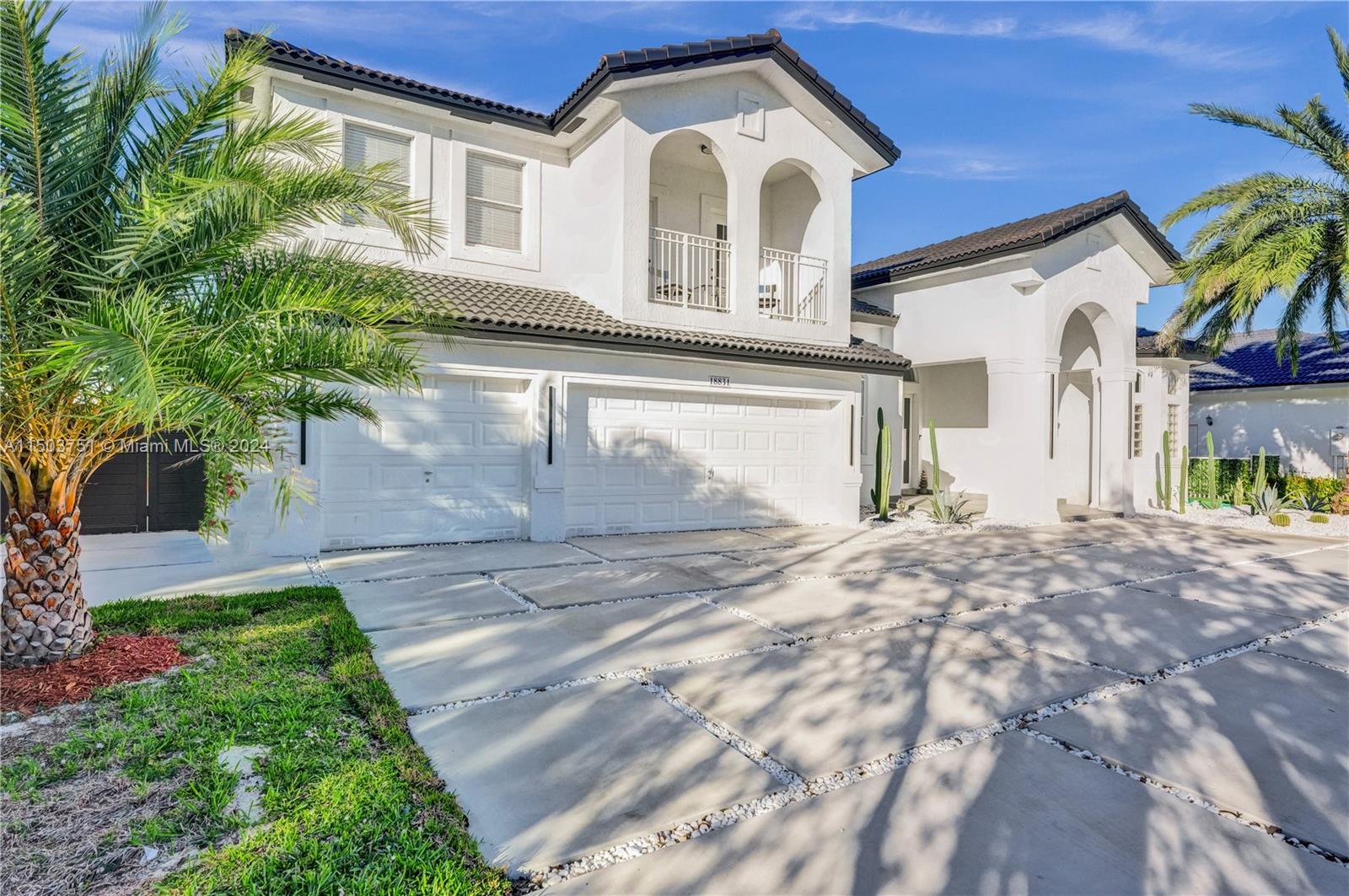 HARBOUR LAKES ESTATES - Residential