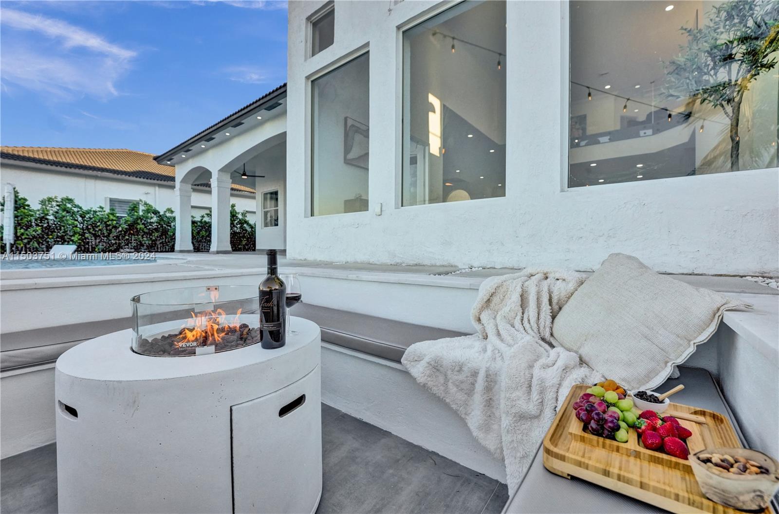 HARBOUR LAKES ESTATES - Residential