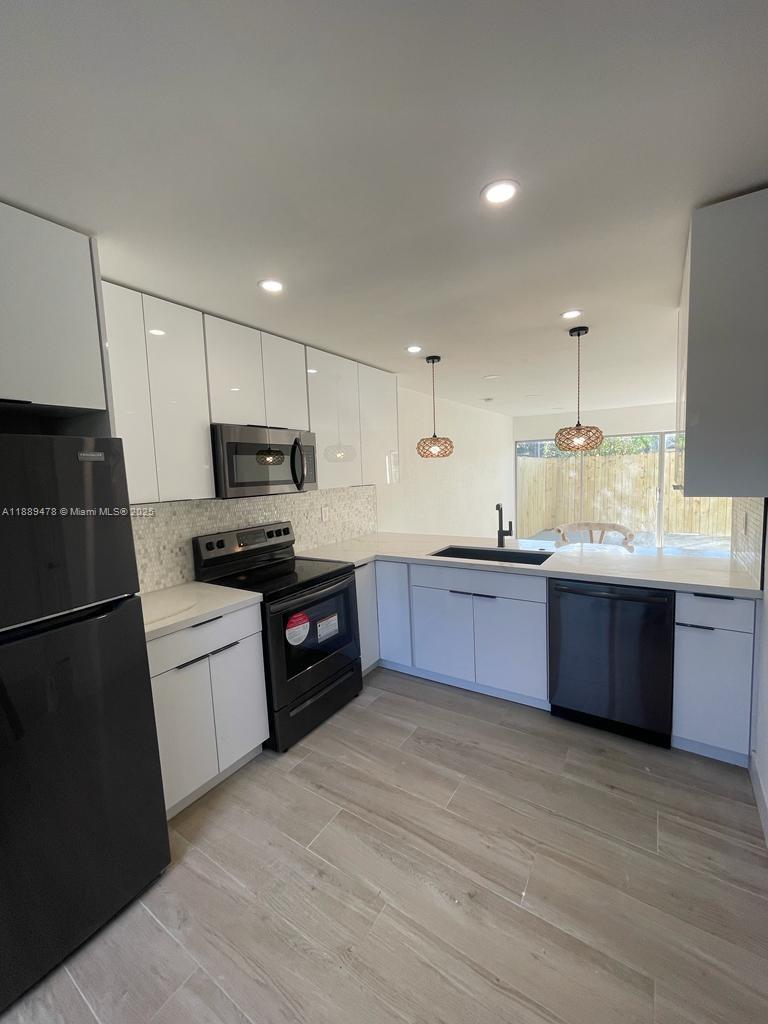 LOCH LOMOND SEC 3 - Residential Lease