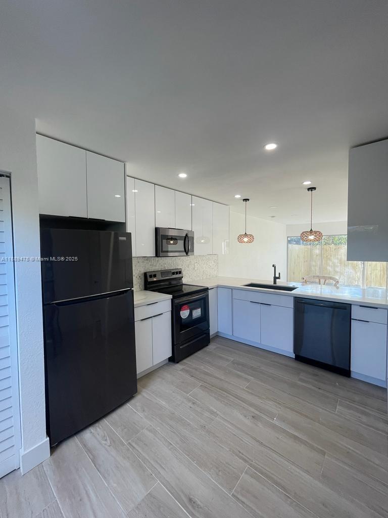 LOCH LOMOND SEC 3 - Residential Lease