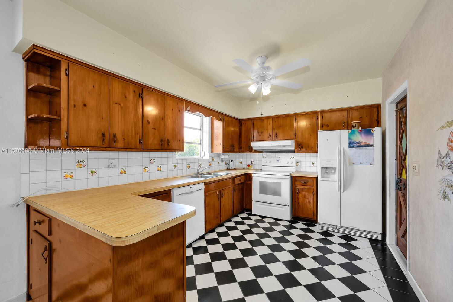 SOUTHLAND HOMES PK AMENDE - Residential Lease