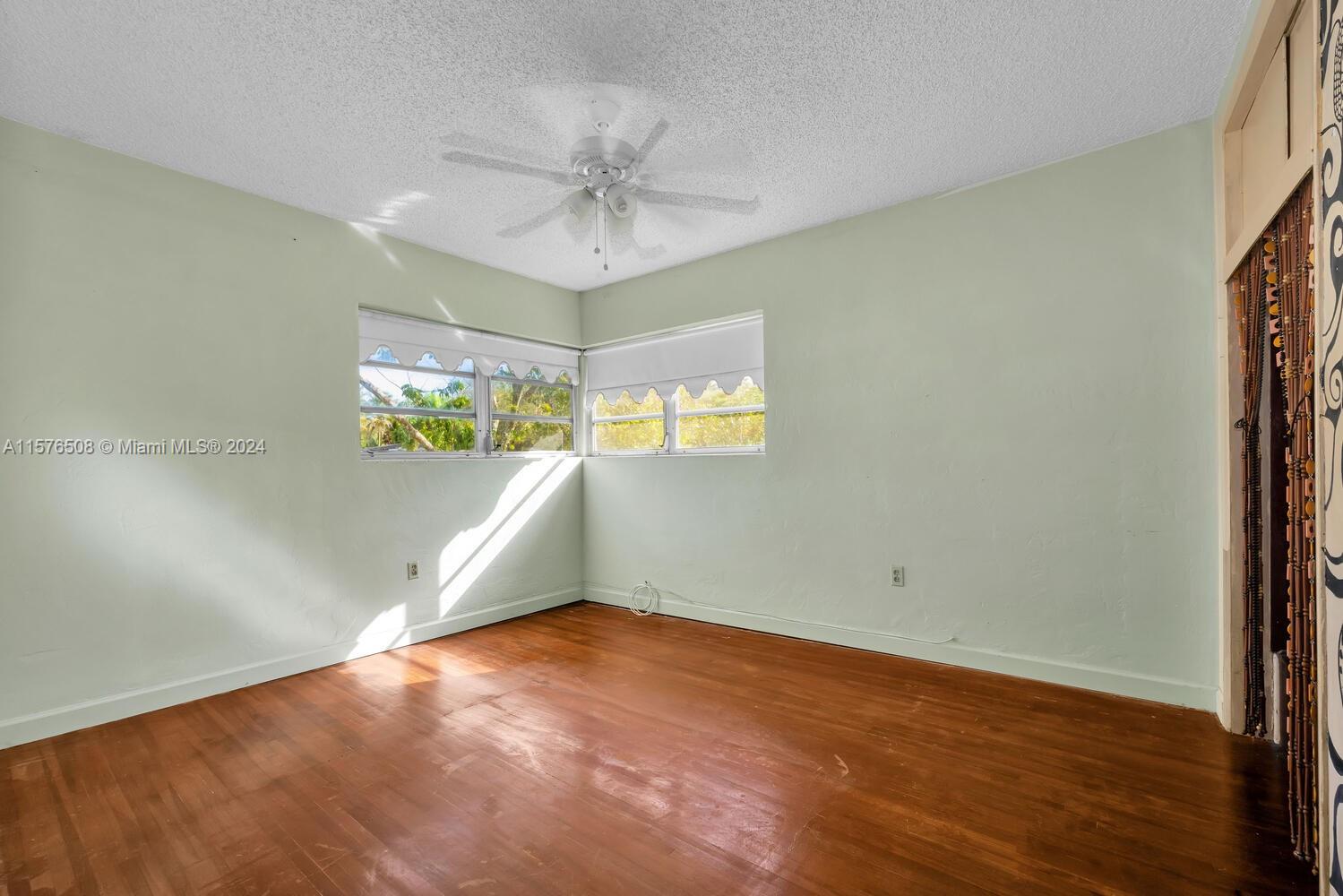 SOUTHLAND HOMES PK AMENDE - Residential Lease