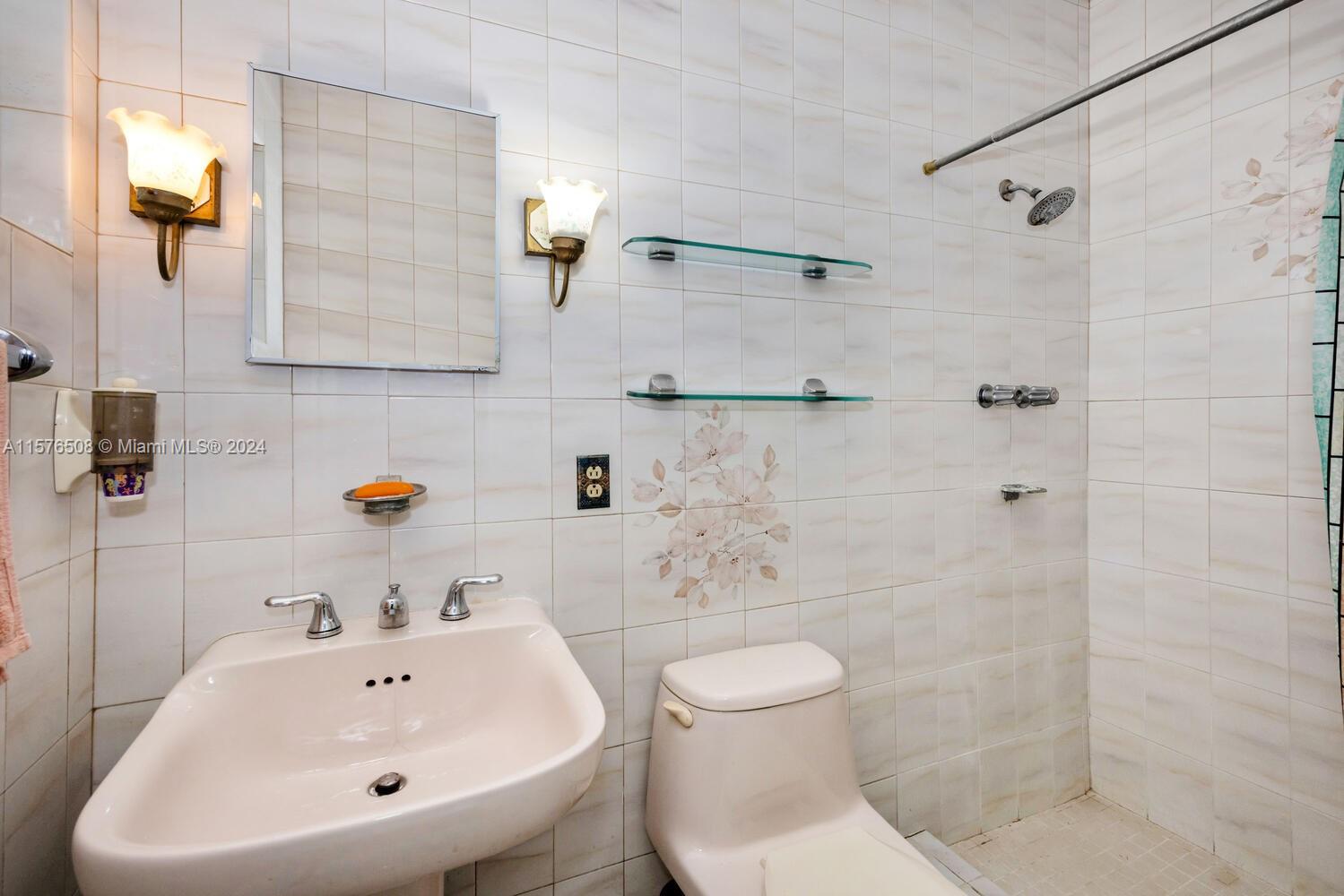 SOUTHLAND HOMES PK AMENDE - Residential Lease