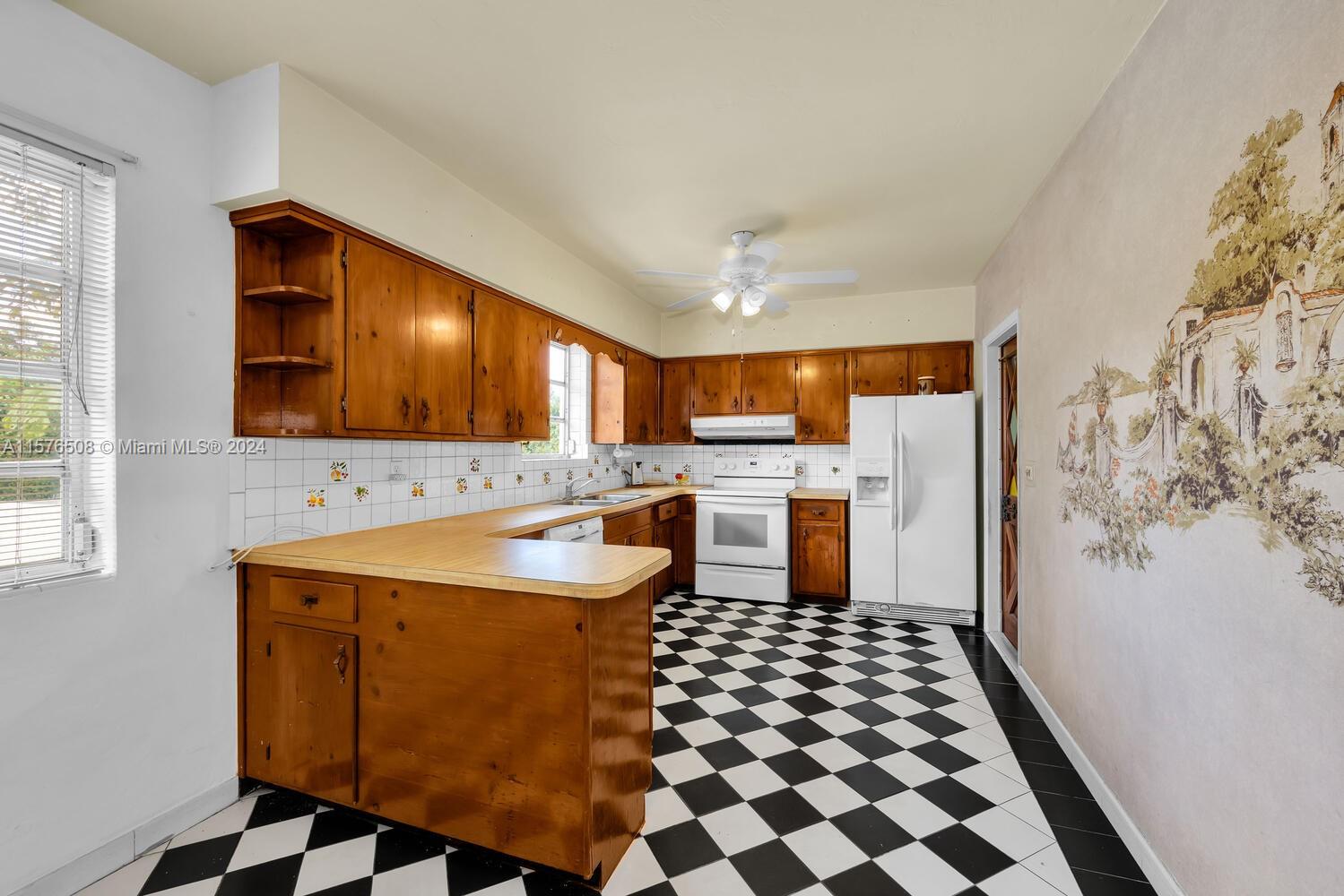 SOUTHLAND HOMES PK AMENDE - Residential Lease