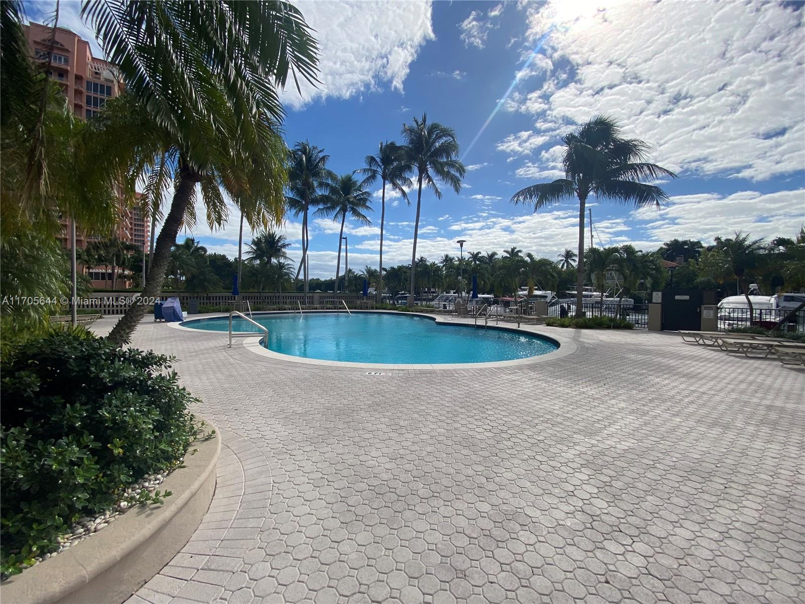 GABLES WATERWAY TOWERS CO - Residential