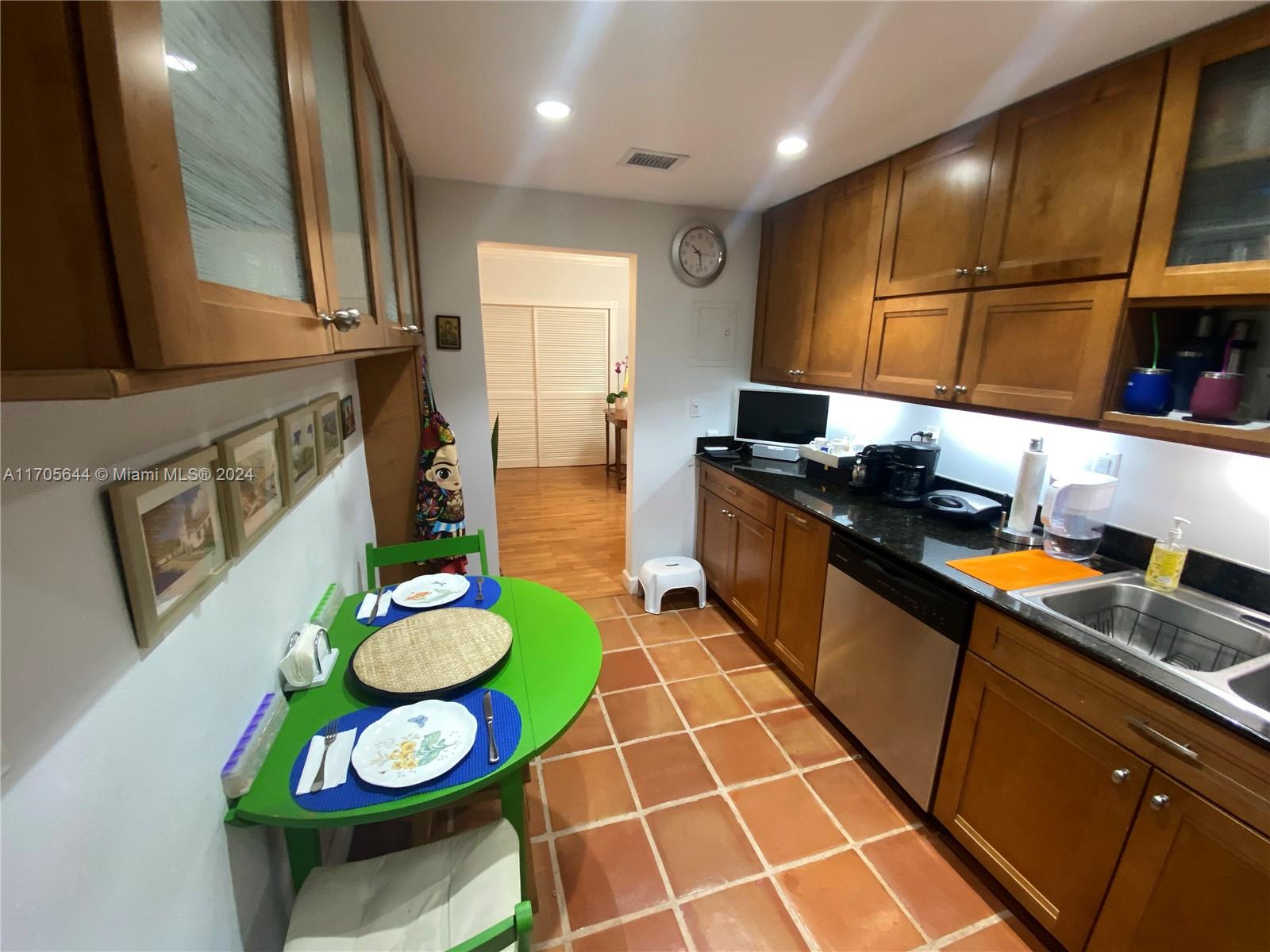 GABLES WATERWAY TOWERS CO - Residential