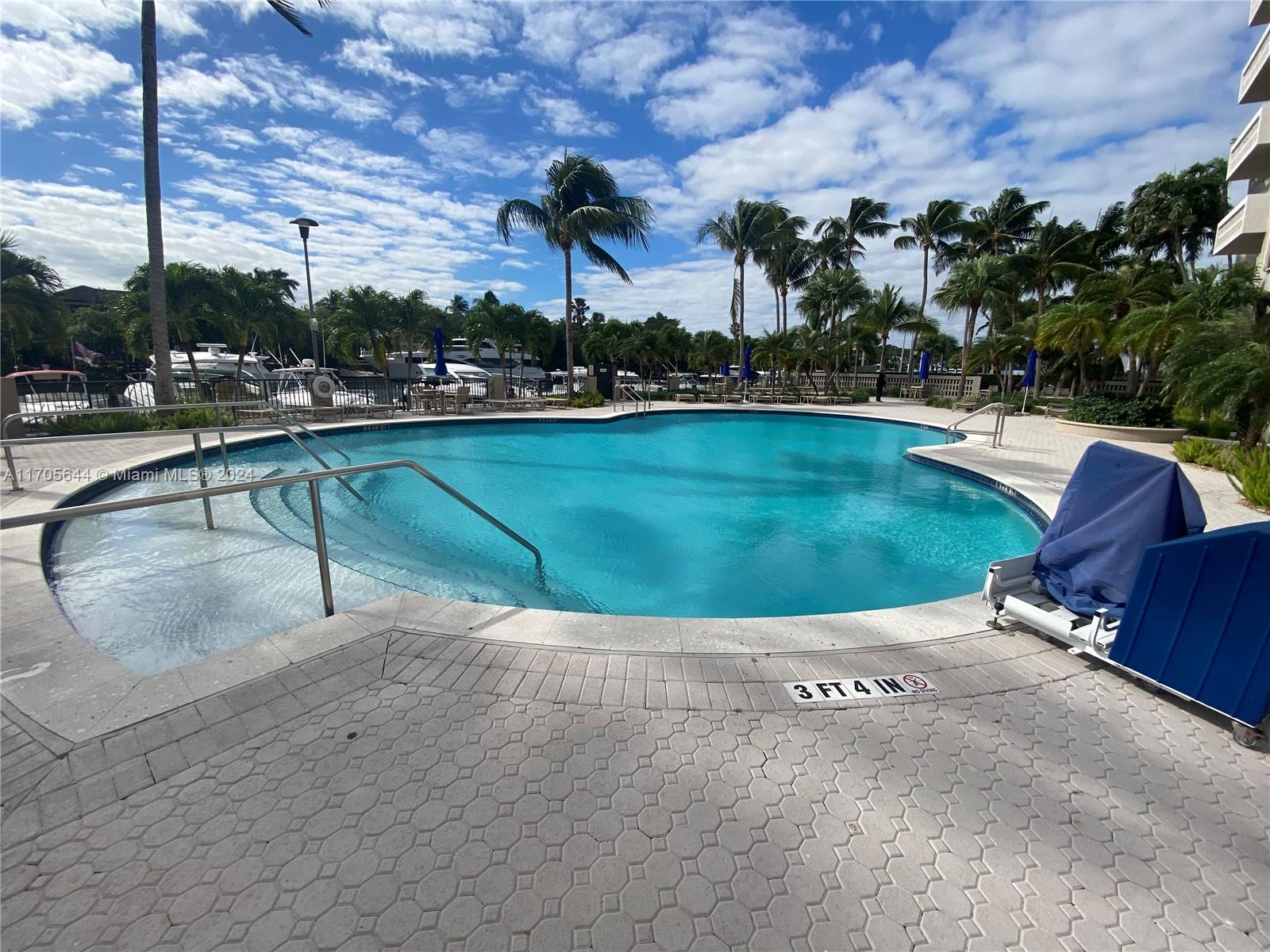 GABLES WATERWAY TOWERS CO - Residential