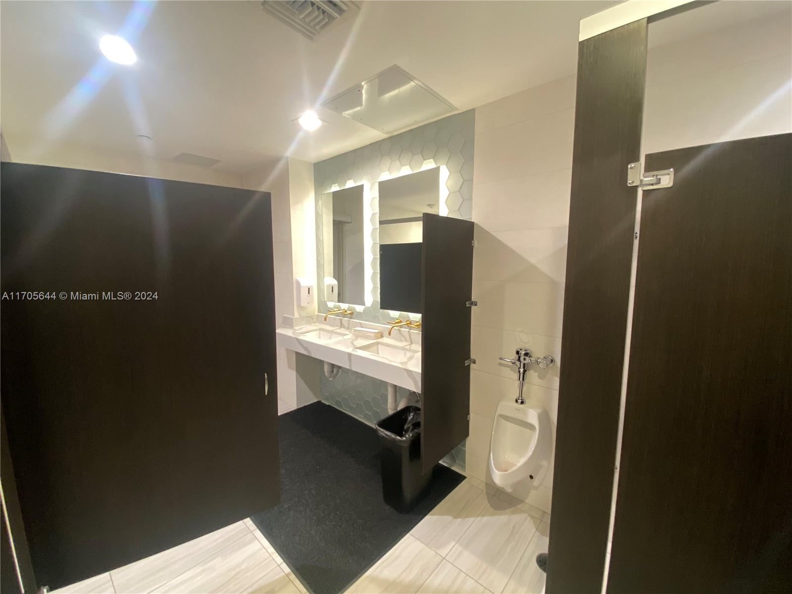 GABLES WATERWAY TOWERS CO - Residential