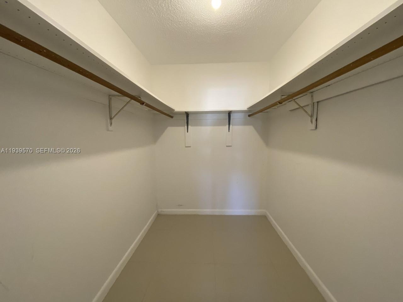 MARGATE VILLAGE PH I COND - Residential