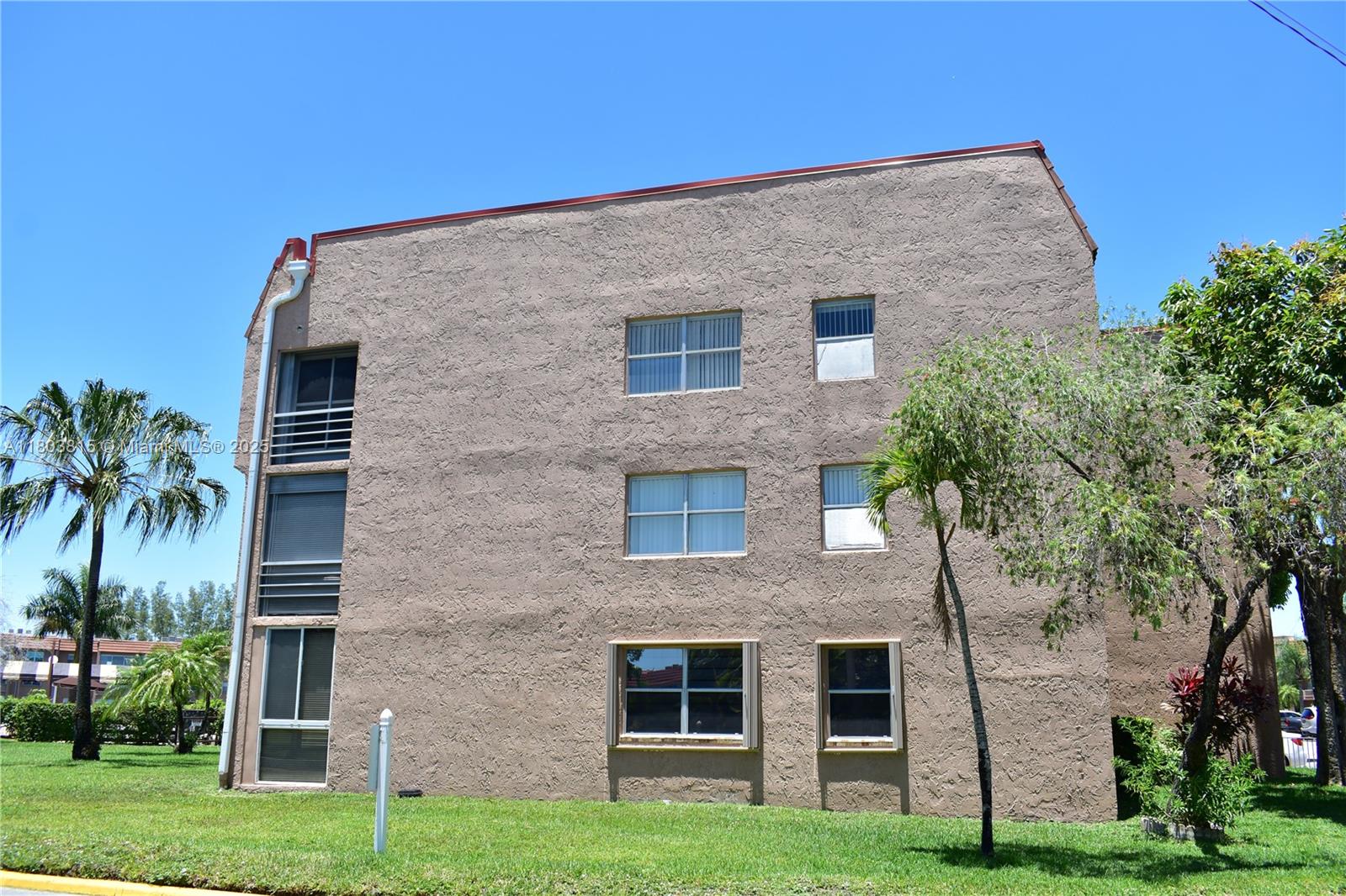 Property for Sale at 9681 Sunrise Lakes Blvd 301, Sunrise, Miami-Dade County, Florida - Bedrooms: 2 
Bathrooms: 2  - $128,000