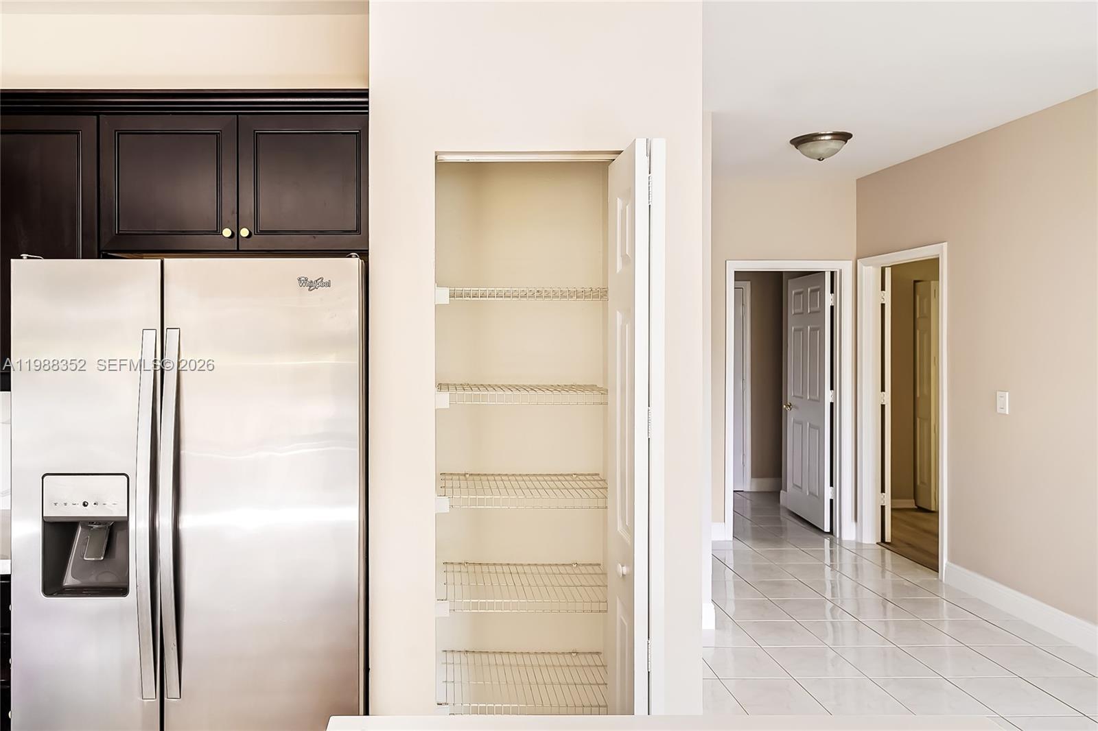 Lake CHARLESTON SHORES - Residential