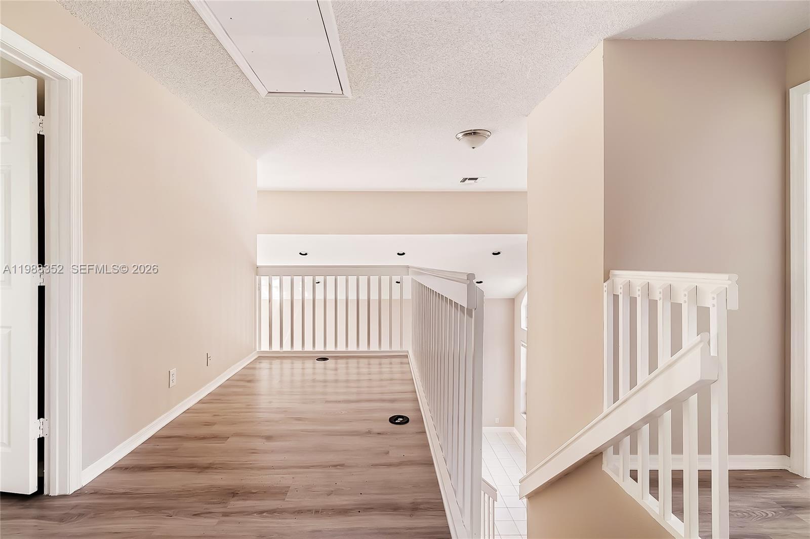 Lake CHARLESTON SHORES - Residential