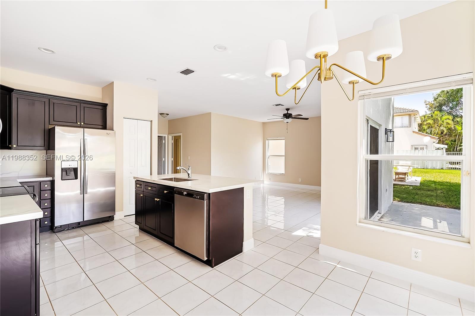 Lake CHARLESTON SHORES - Residential