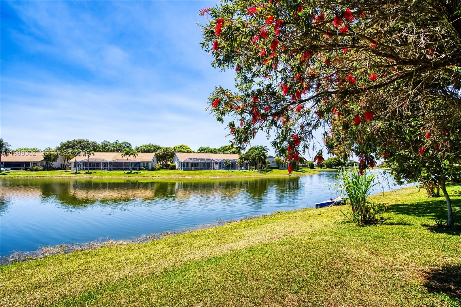 Lake CHARLESTON SHORES - Residential