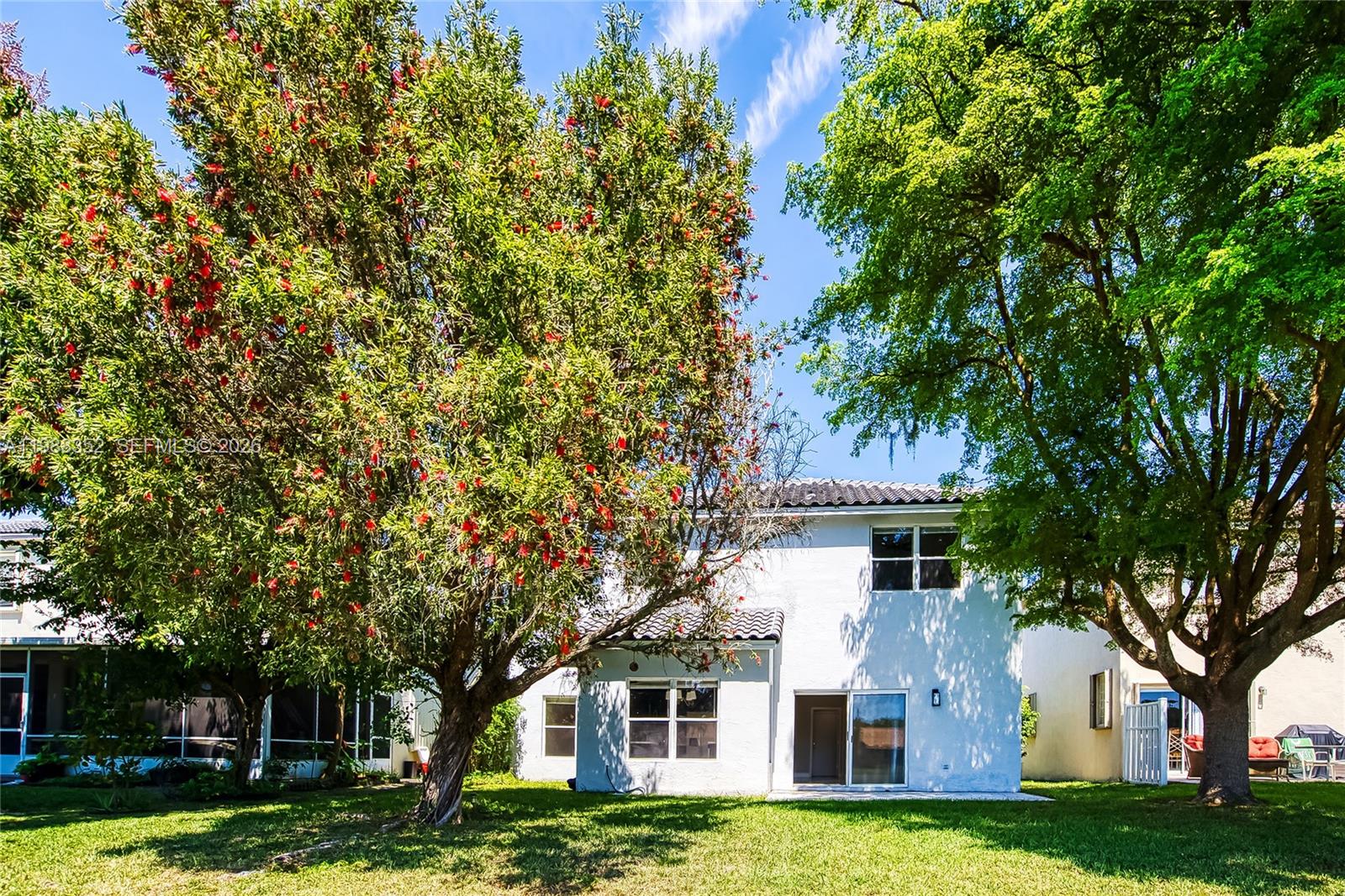 Lake CHARLESTON SHORES - Residential