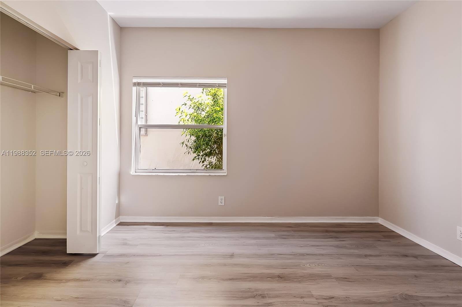 Lake CHARLESTON SHORES - Residential