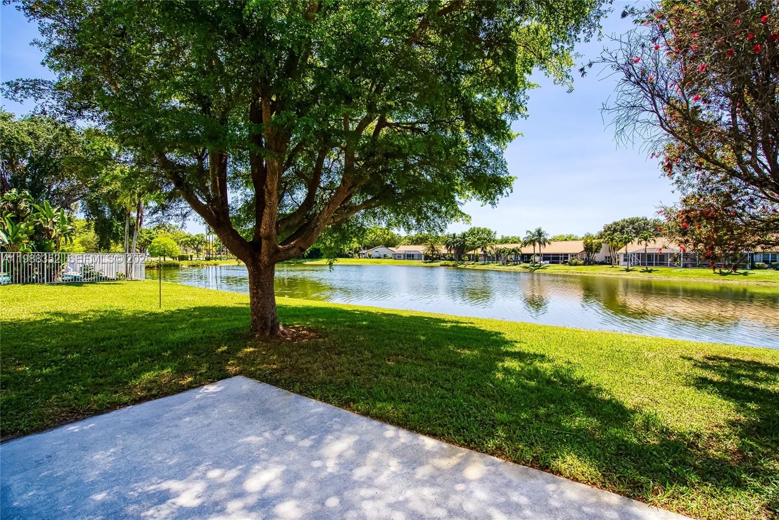 Lake CHARLESTON SHORES - Residential